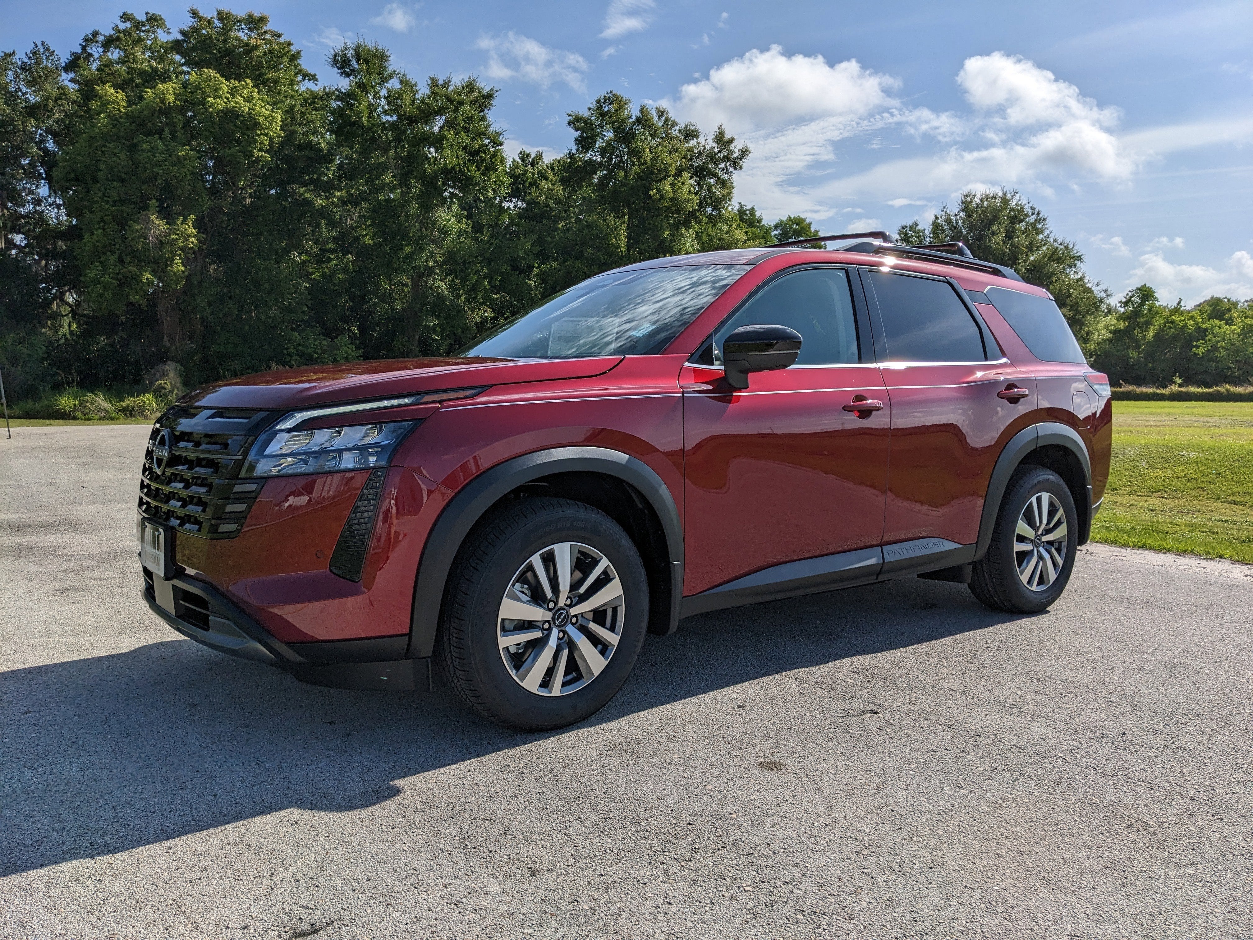 2026 Nissan Pathfinder SL