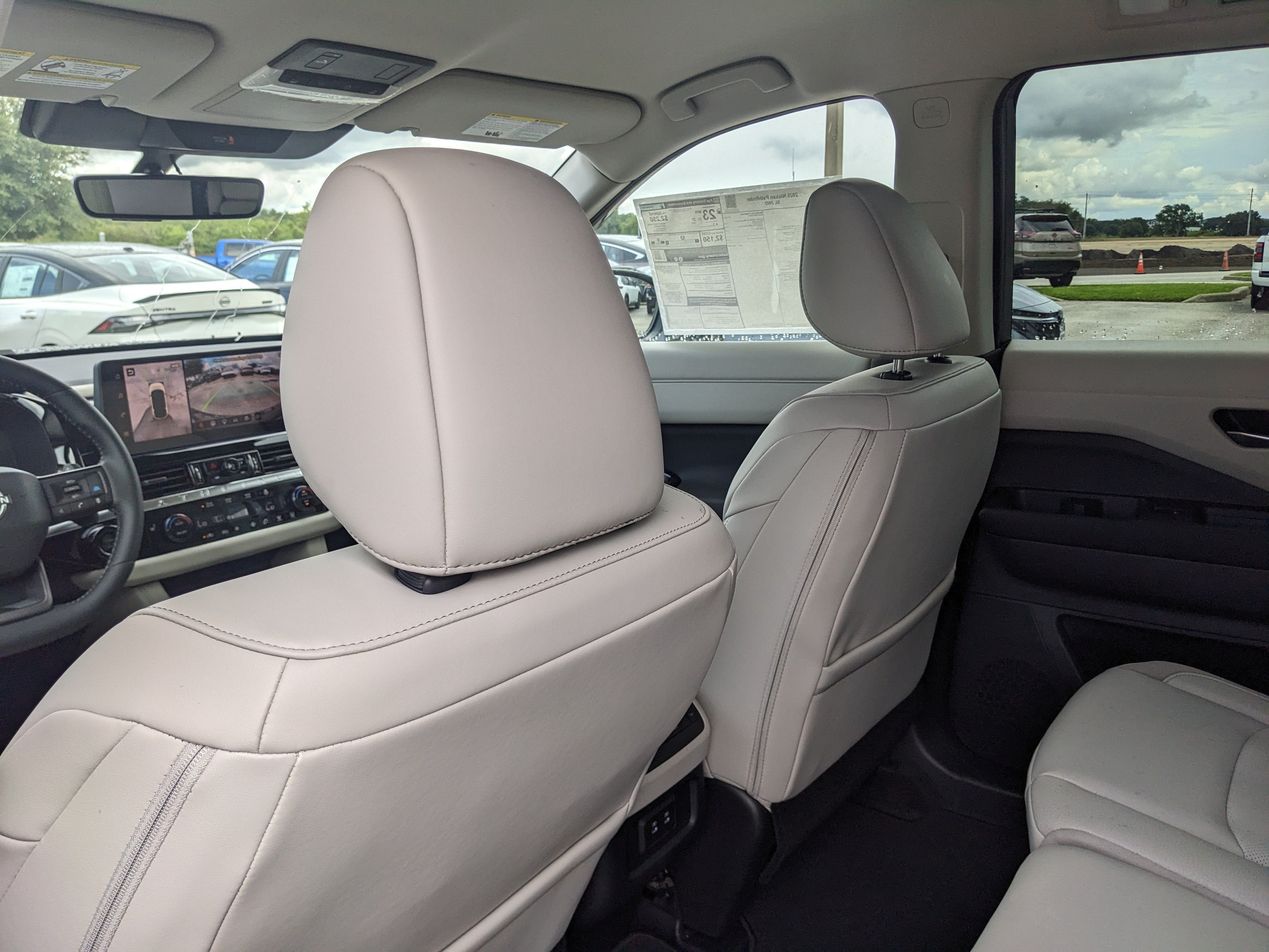 2026 Nissan Pathfinder SL