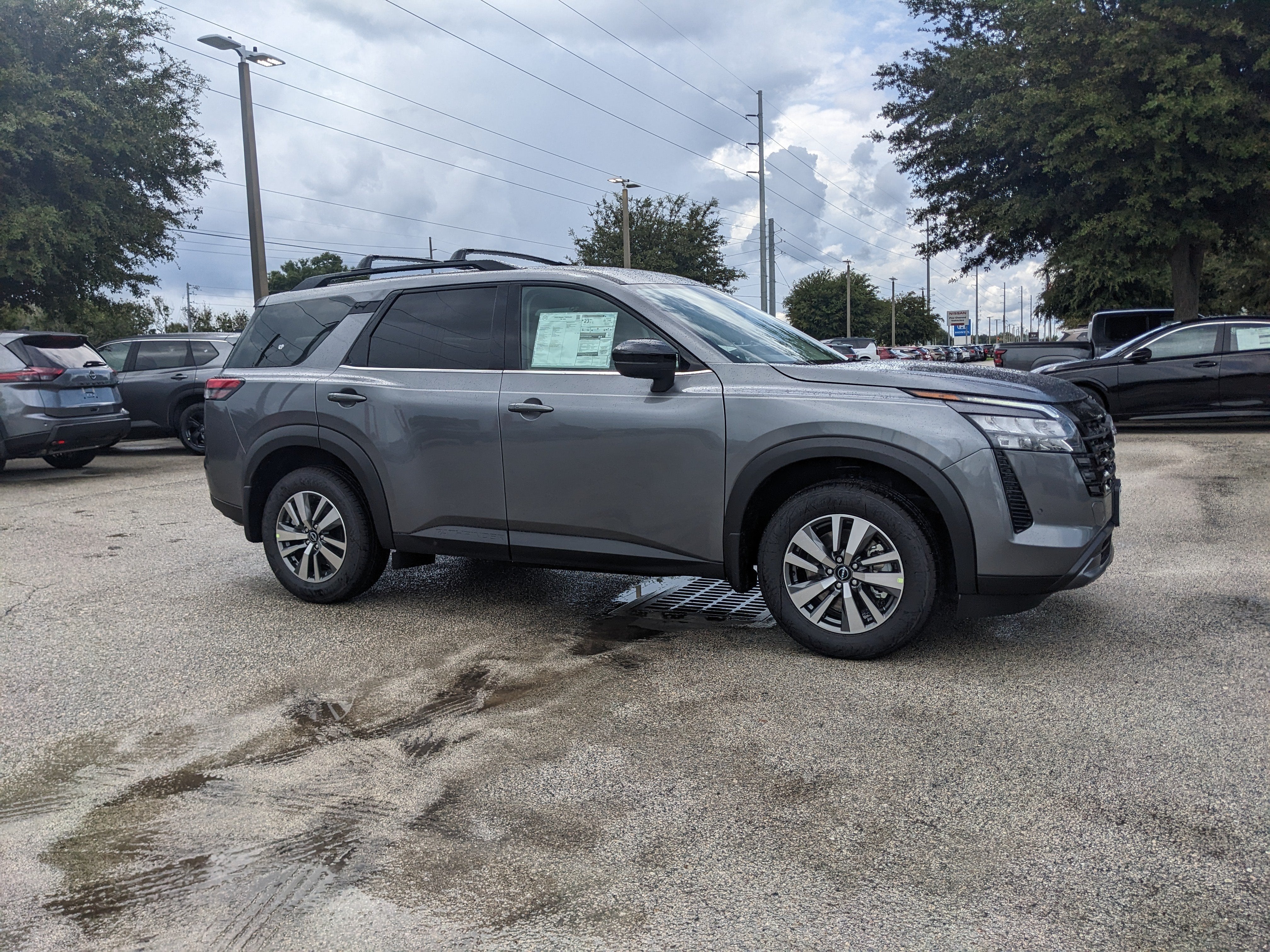 2026 Nissan Pathfinder SL
