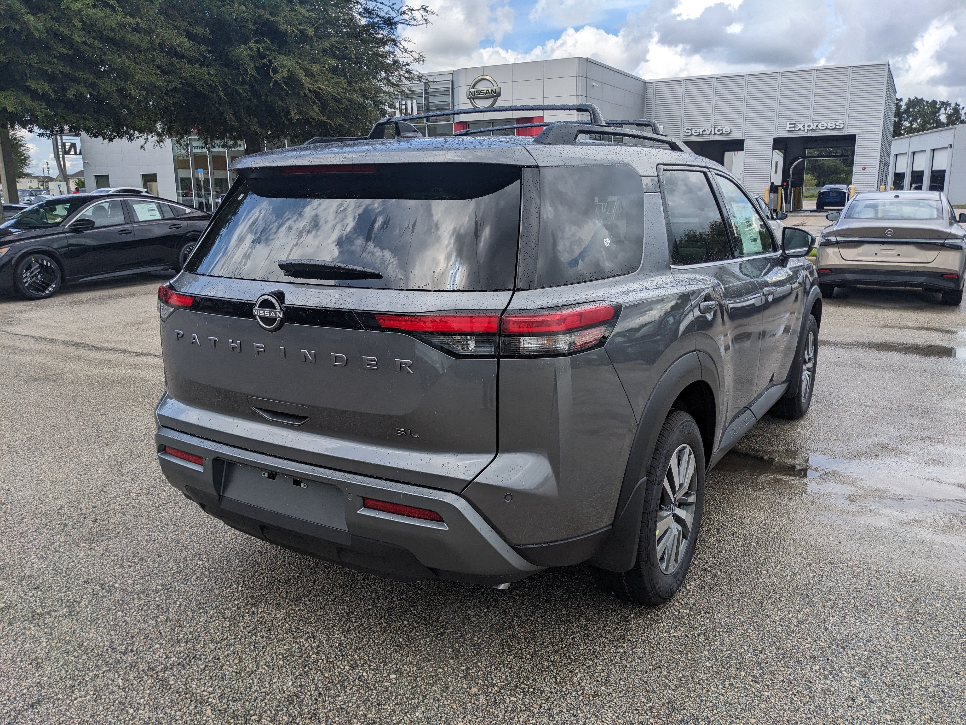 2026 Nissan Pathfinder SL