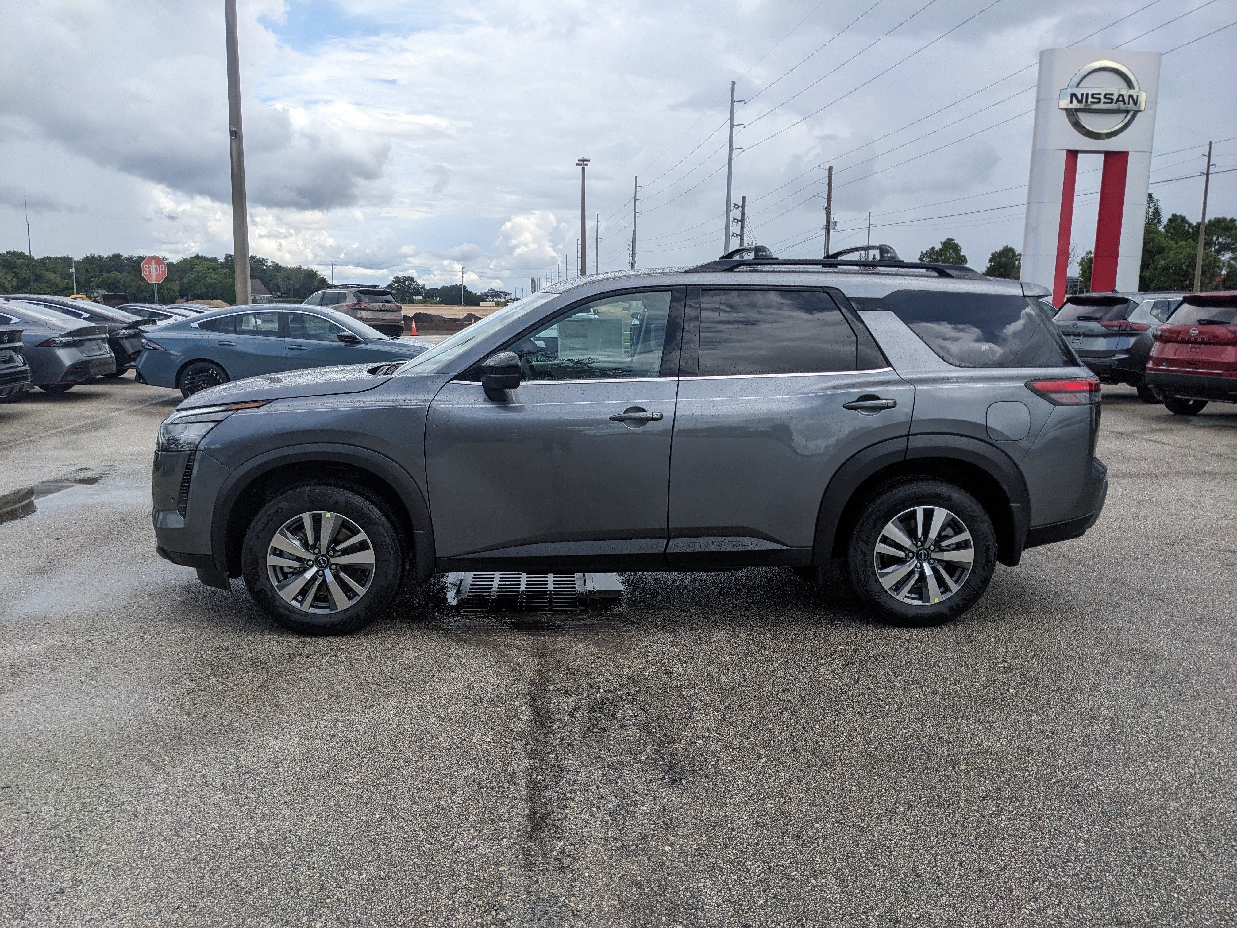 2026 Nissan Pathfinder SL
