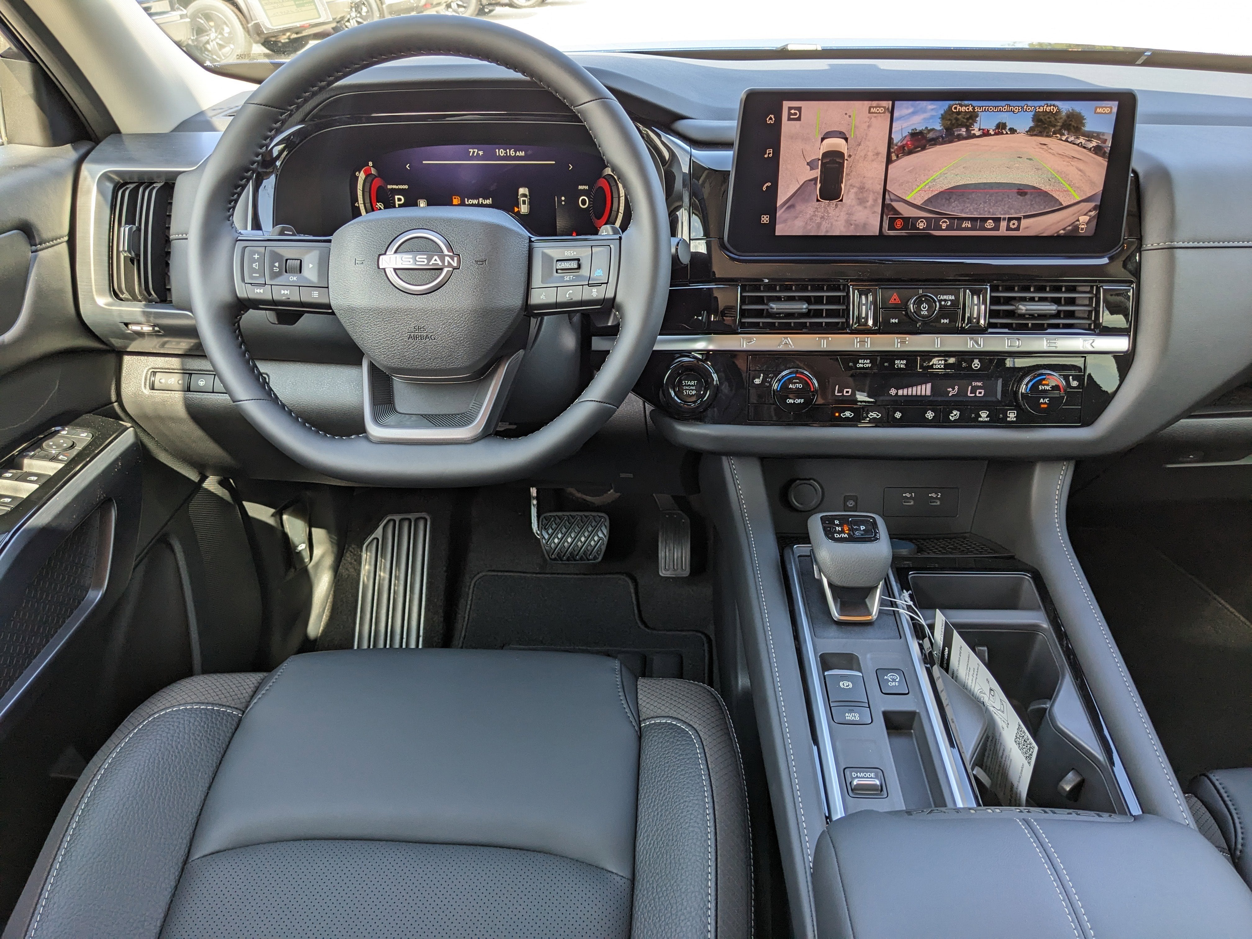 2026 Nissan Pathfinder SL