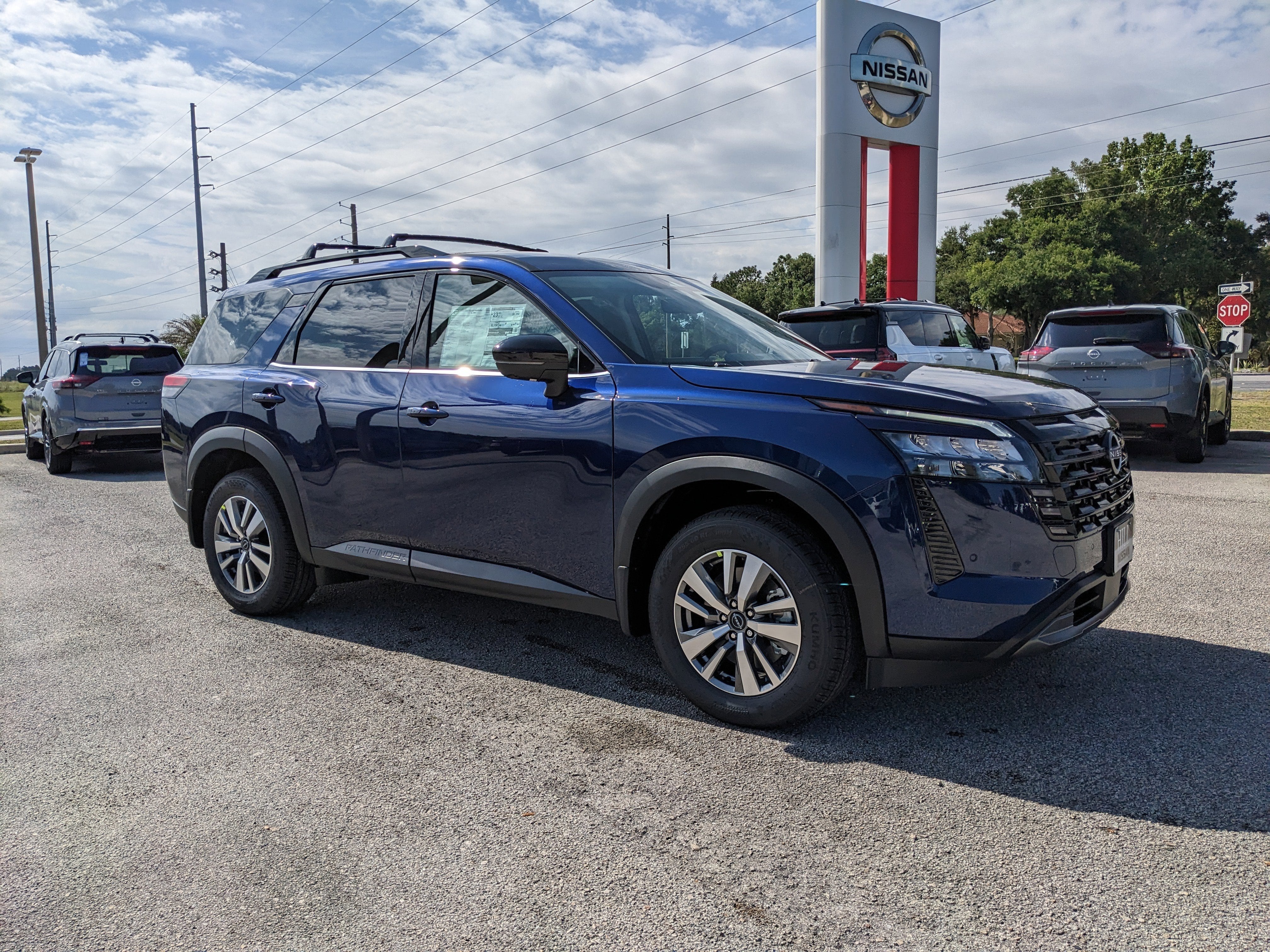 2026 Nissan Pathfinder SL