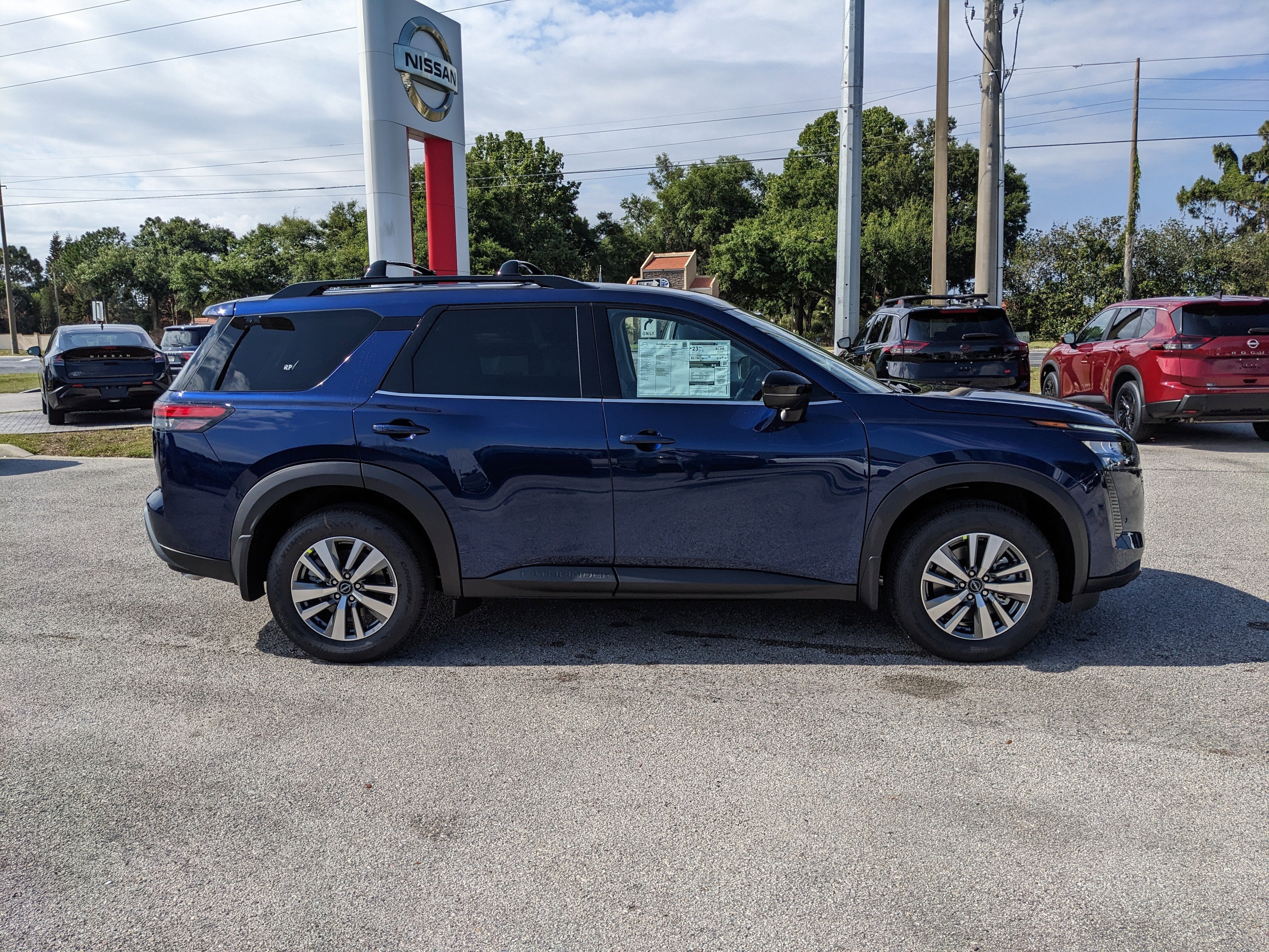 2026 Nissan Pathfinder SL