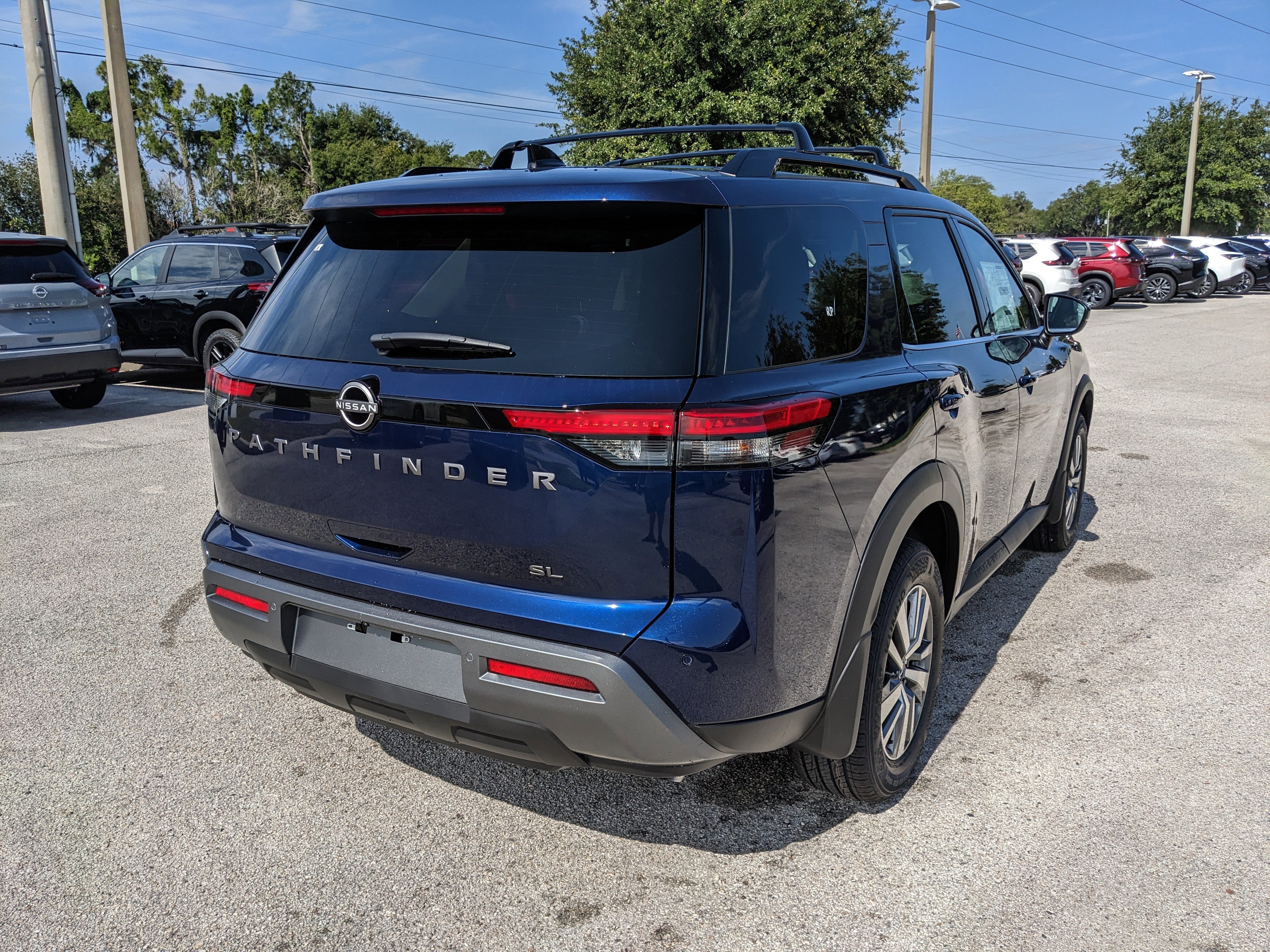 2026 Nissan Pathfinder SL