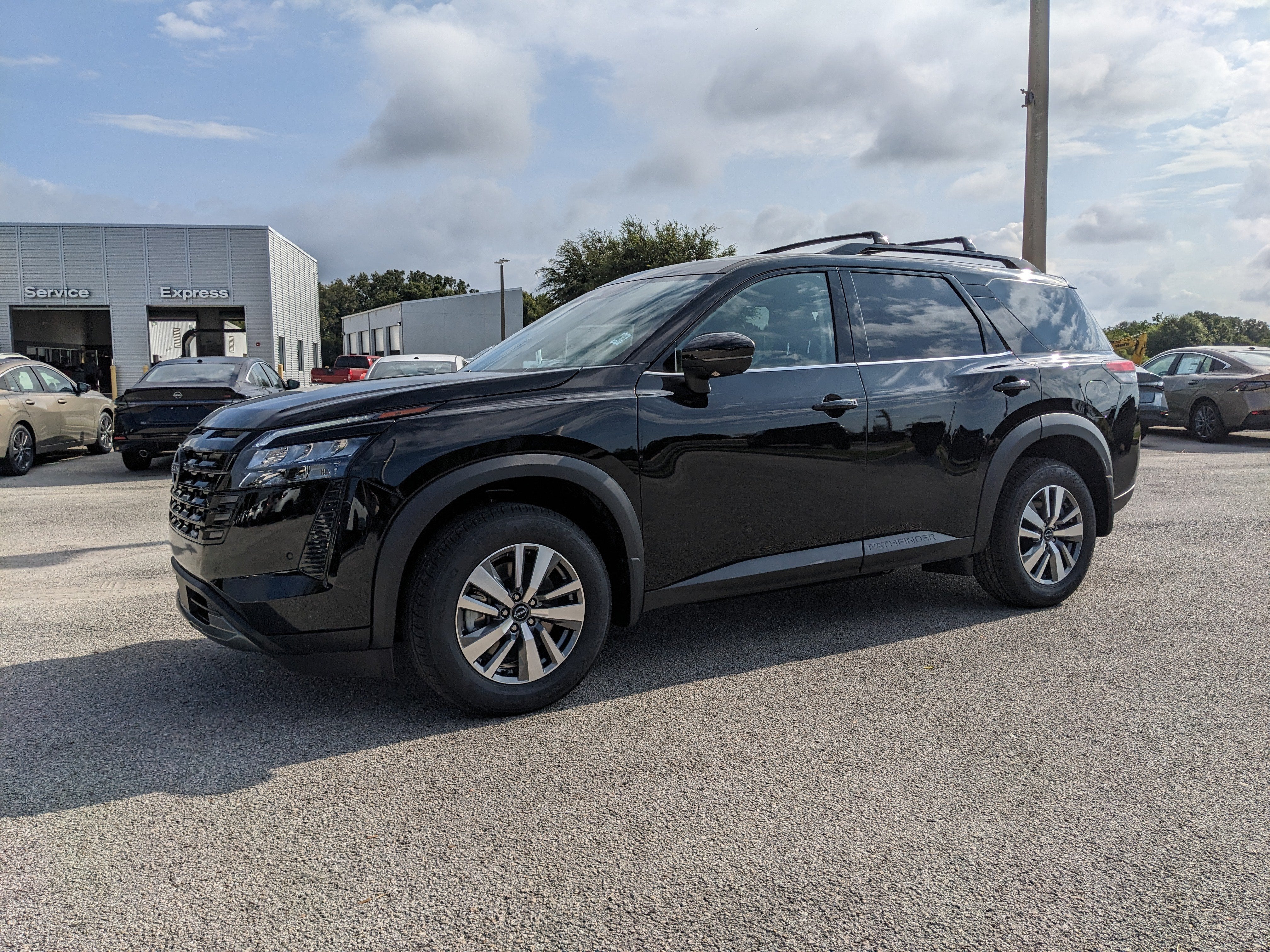 2026 Nissan Pathfinder SL