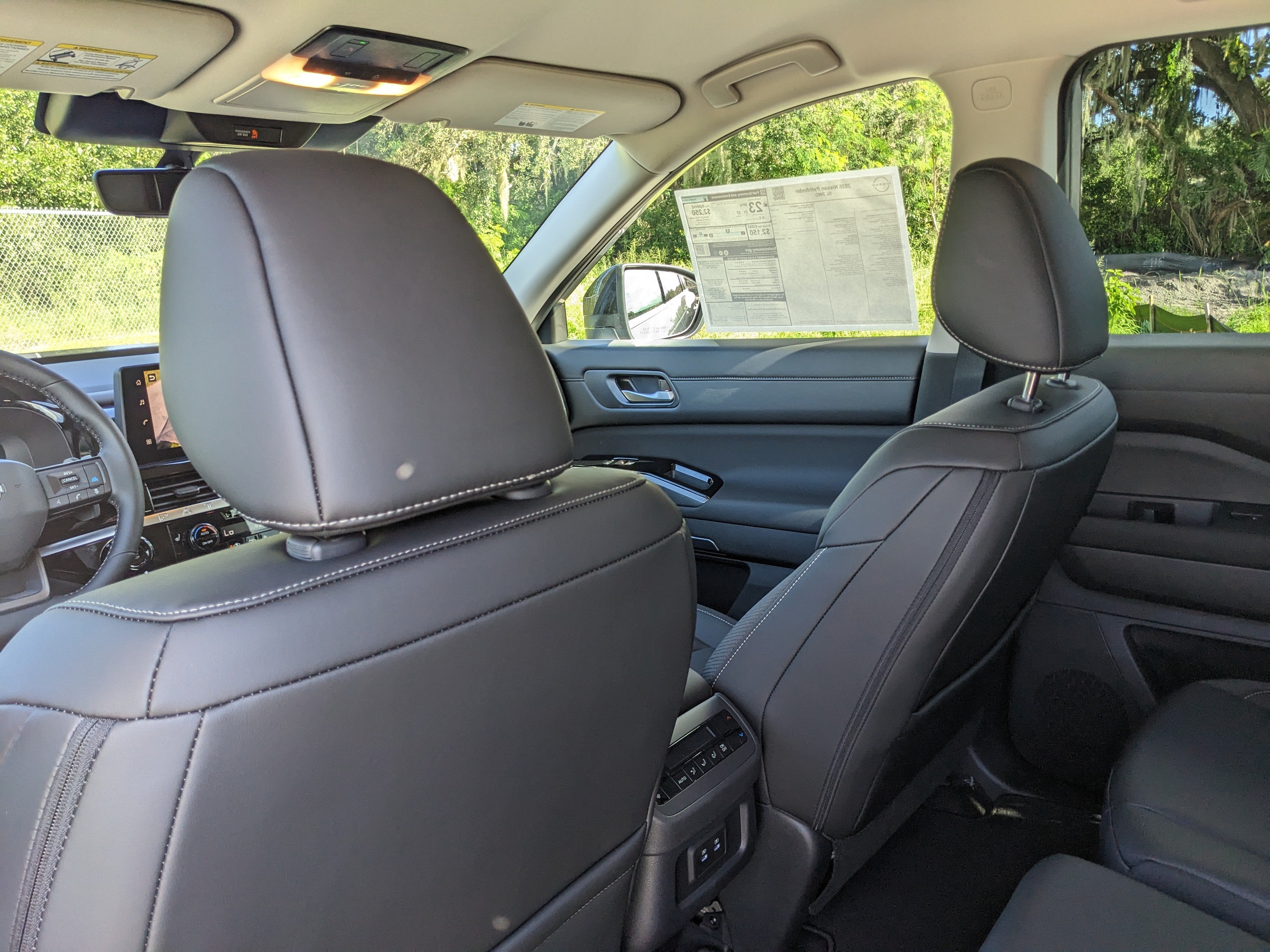 2026 Nissan Pathfinder SL