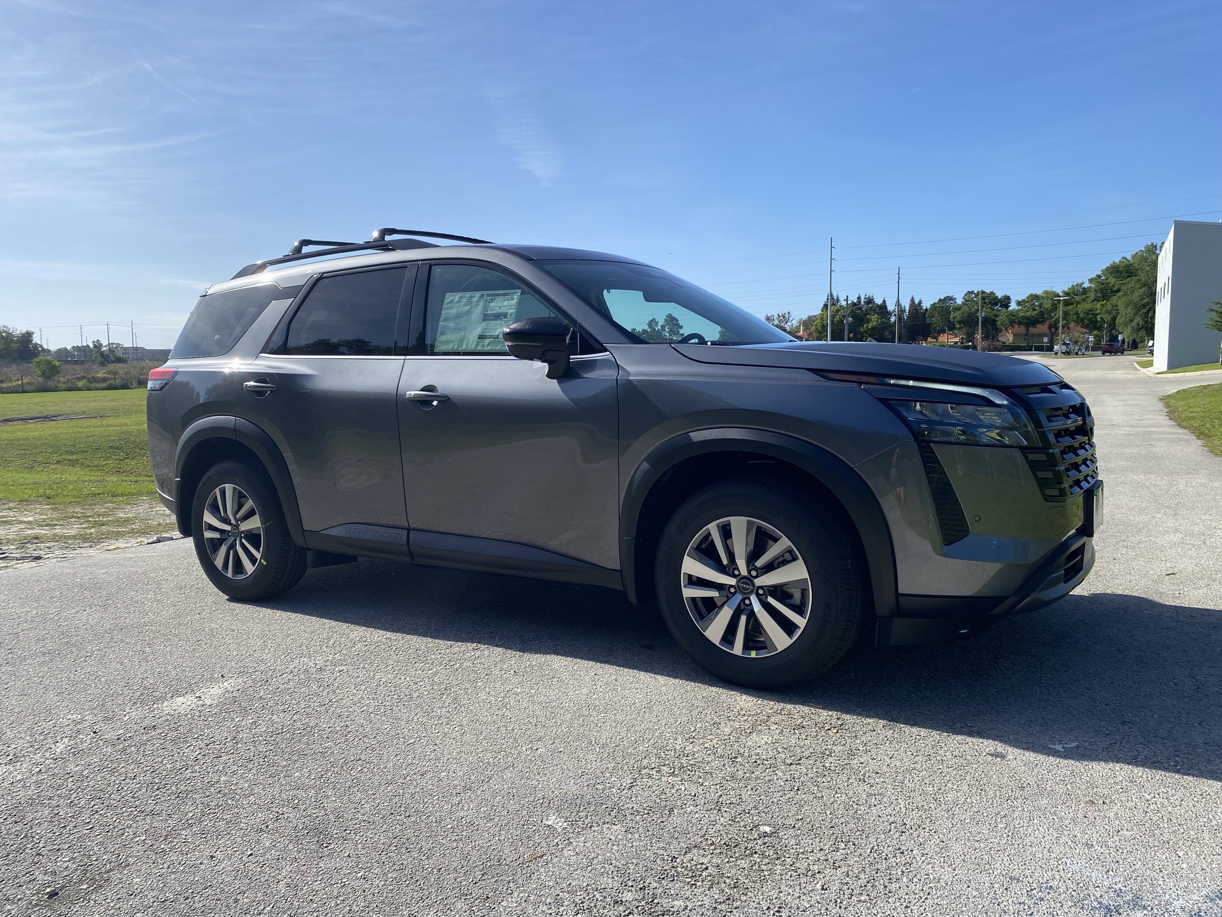 2026 Nissan Pathfinder SL