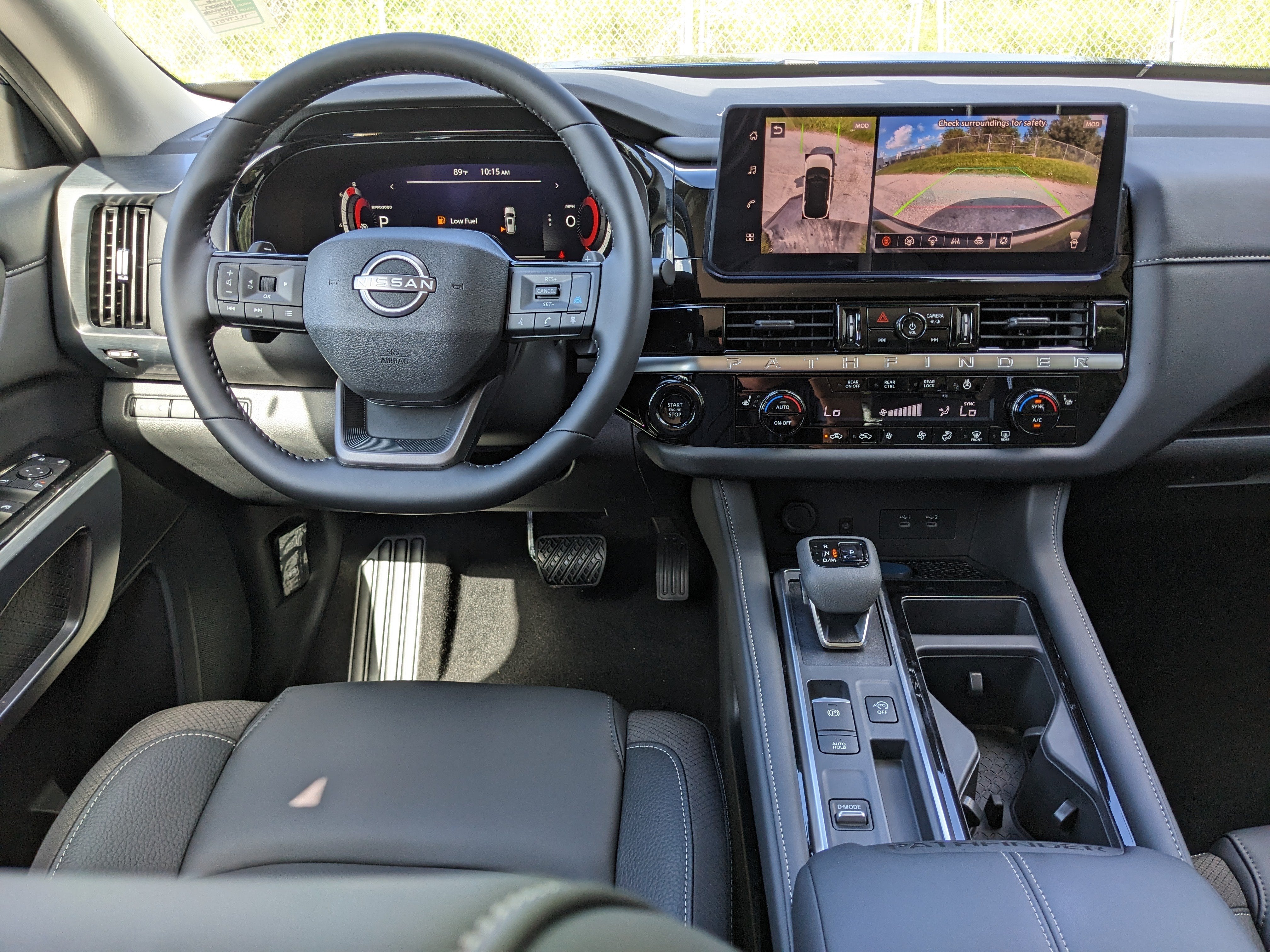 2026 Nissan Pathfinder SL
