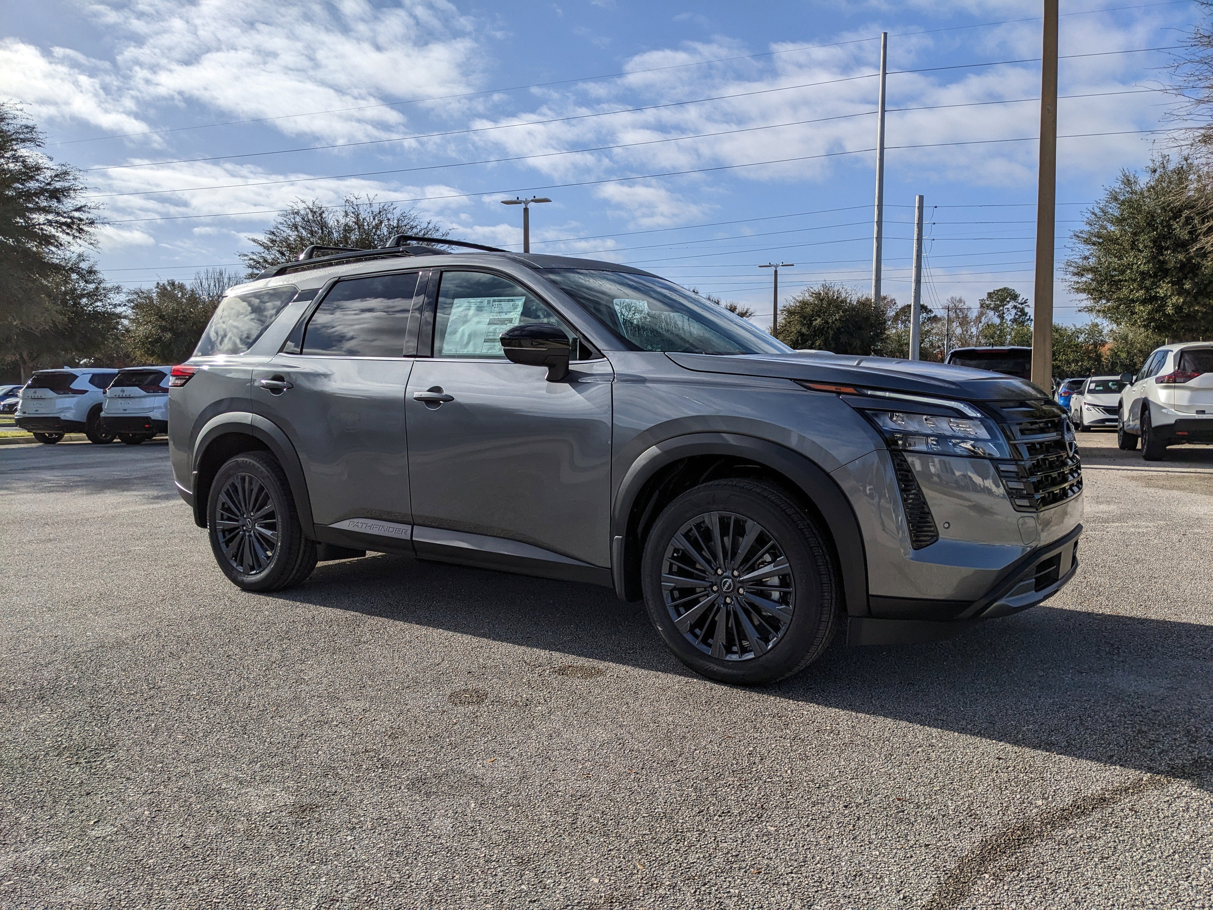 2026 Nissan Pathfinder SL