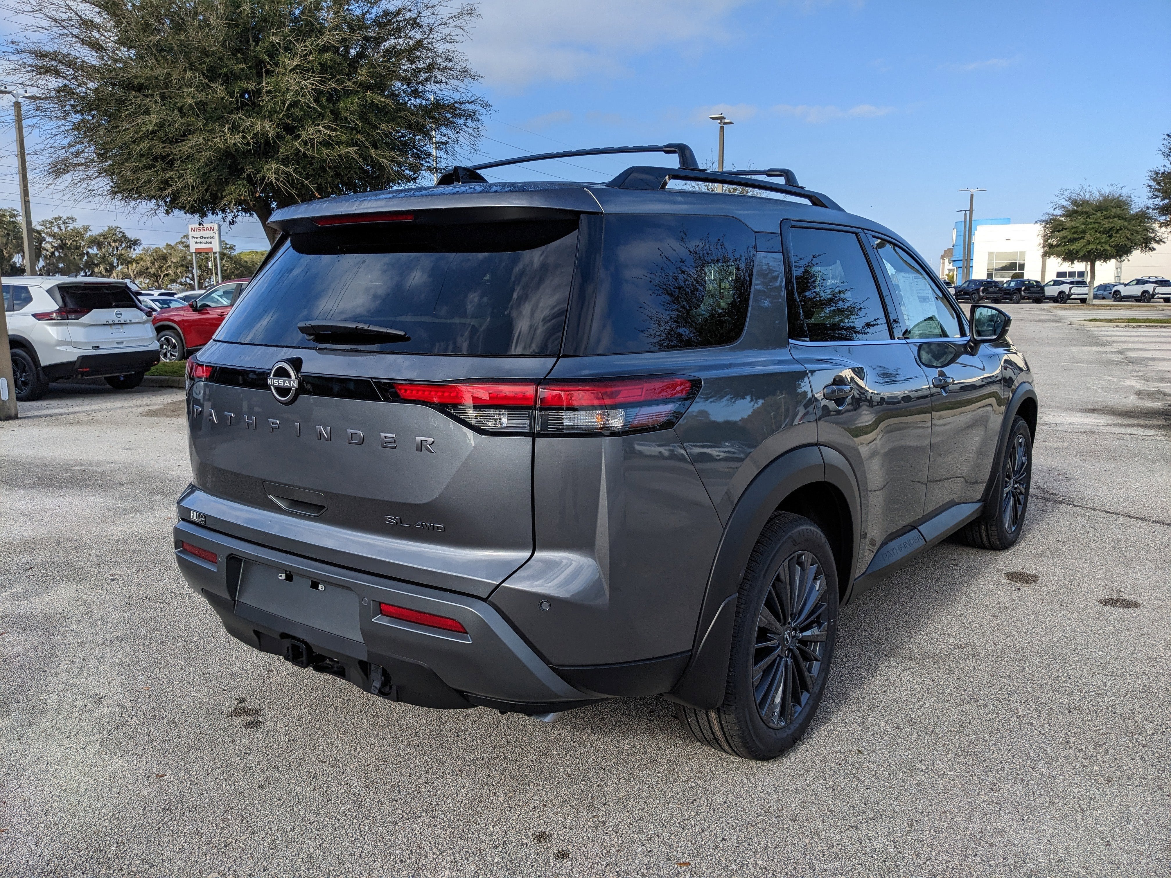 2026 Nissan Pathfinder SL