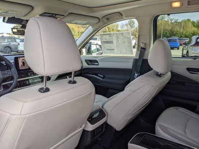 2026 Nissan Pathfinder SL