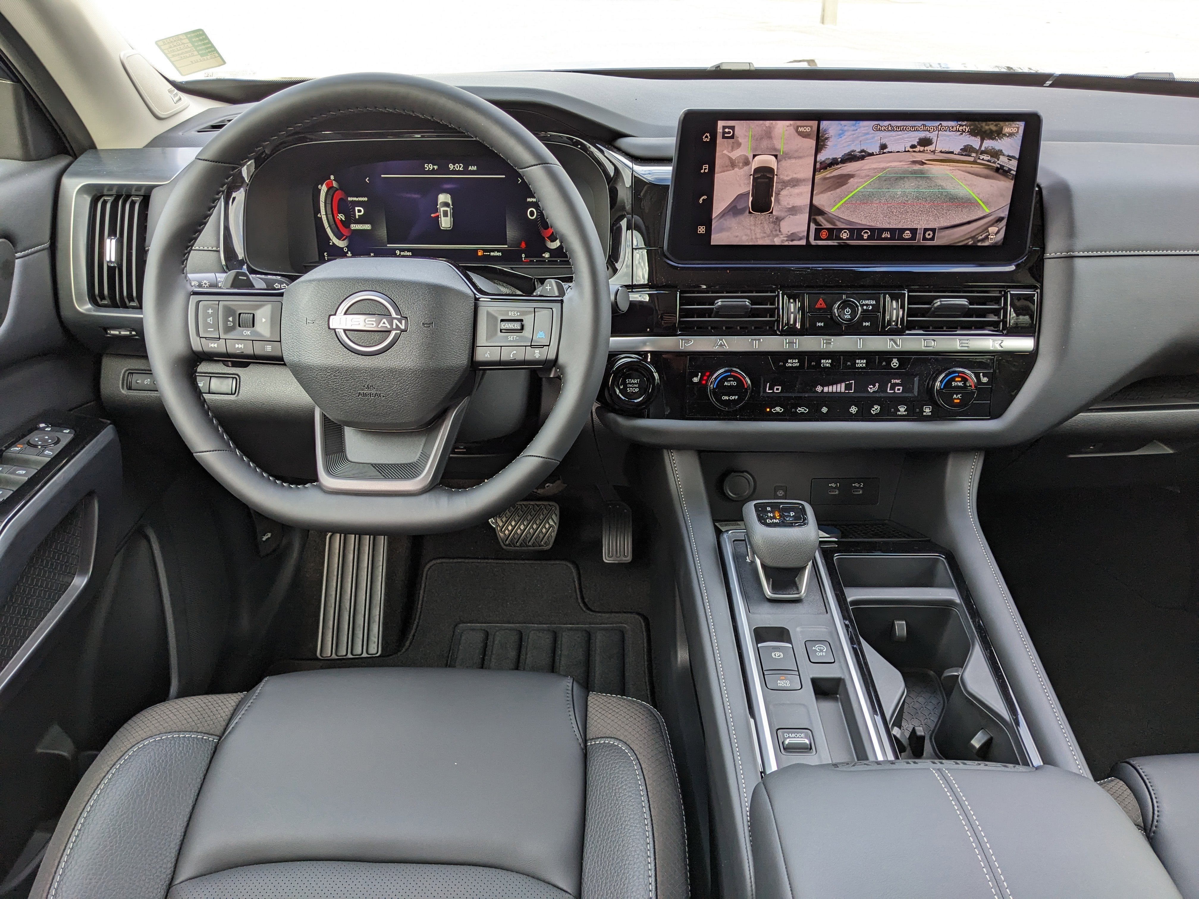 2026 Nissan Pathfinder SL