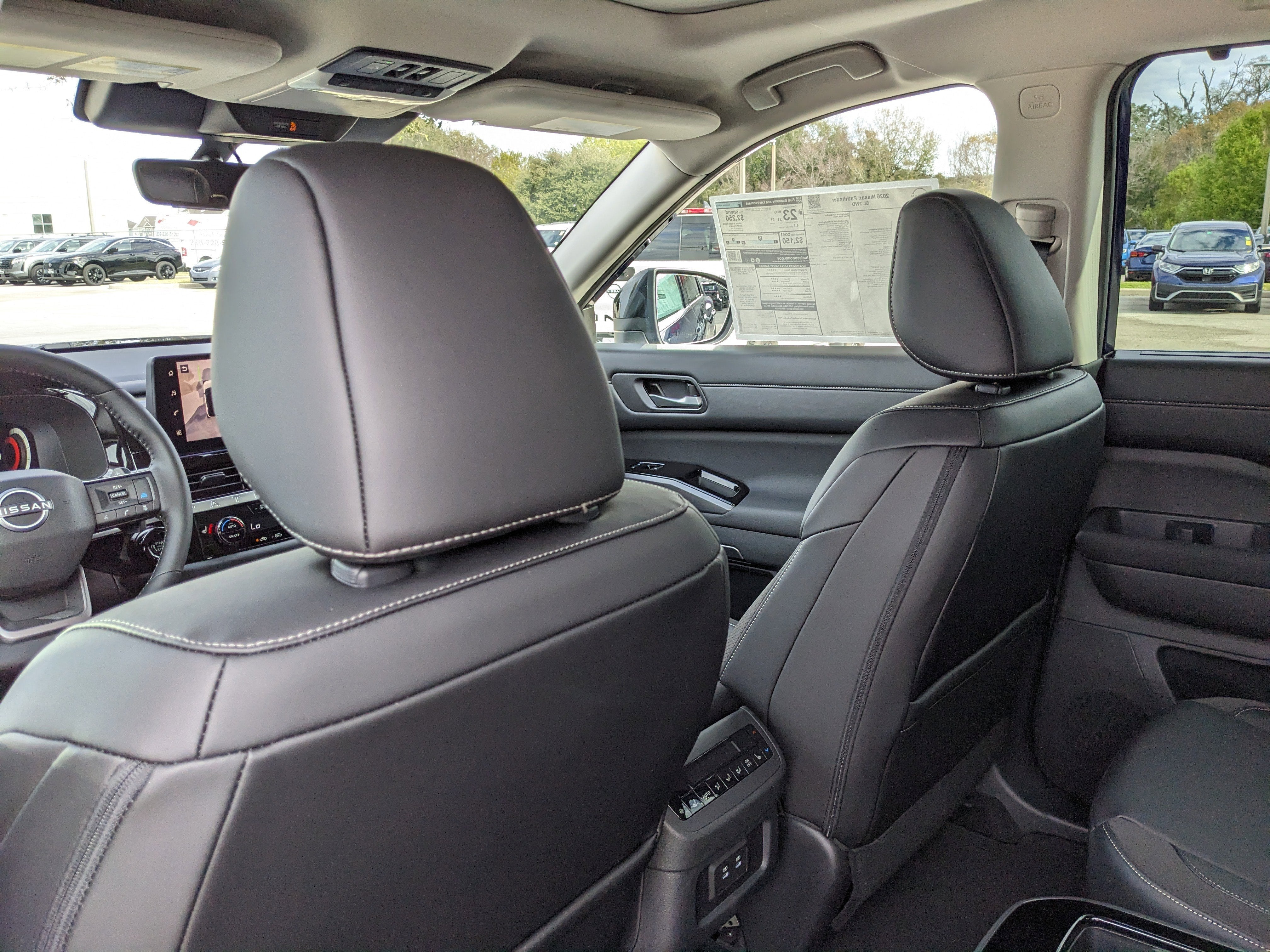 2026 Nissan Pathfinder SL