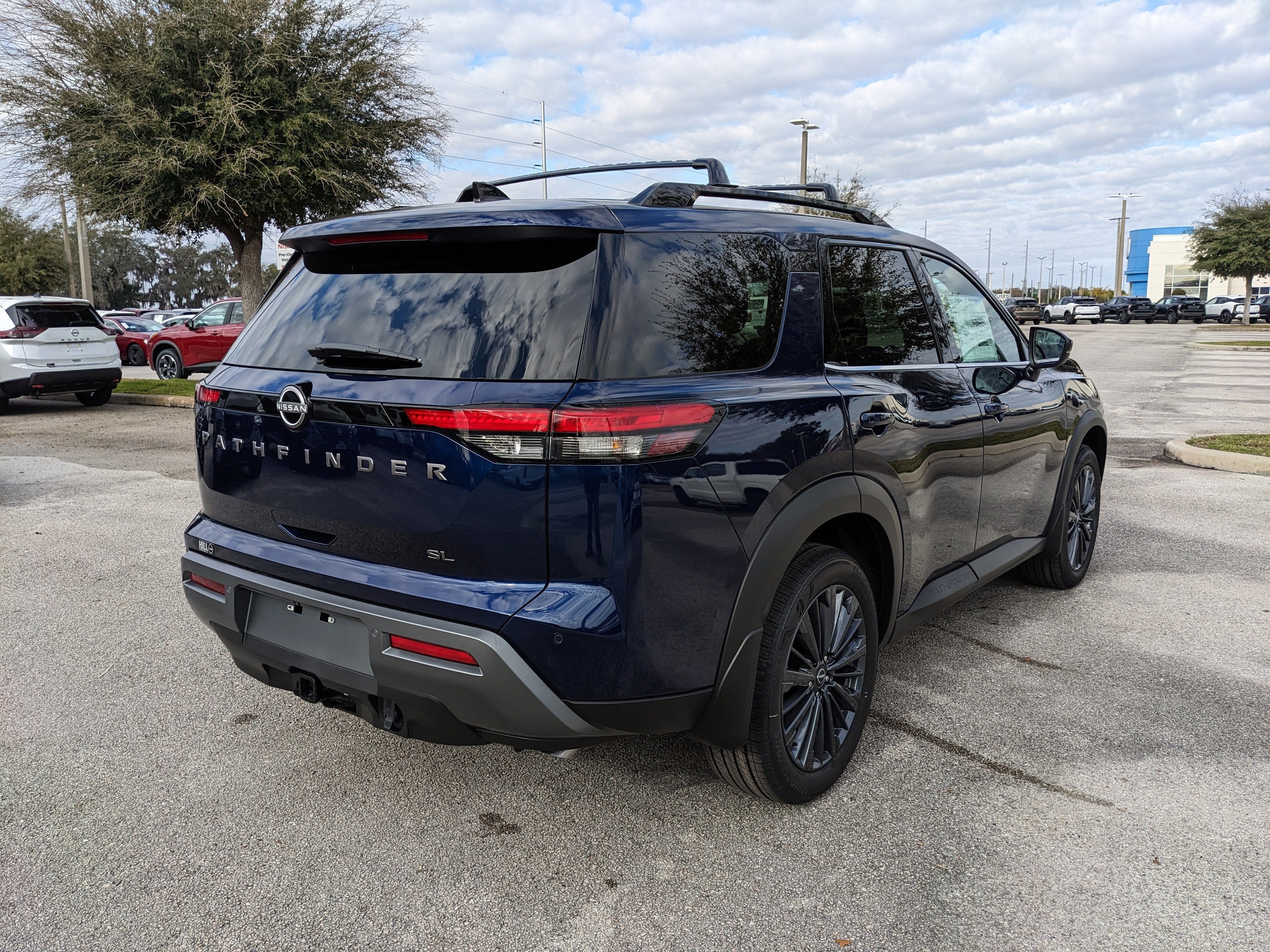 2026 Nissan Pathfinder SL