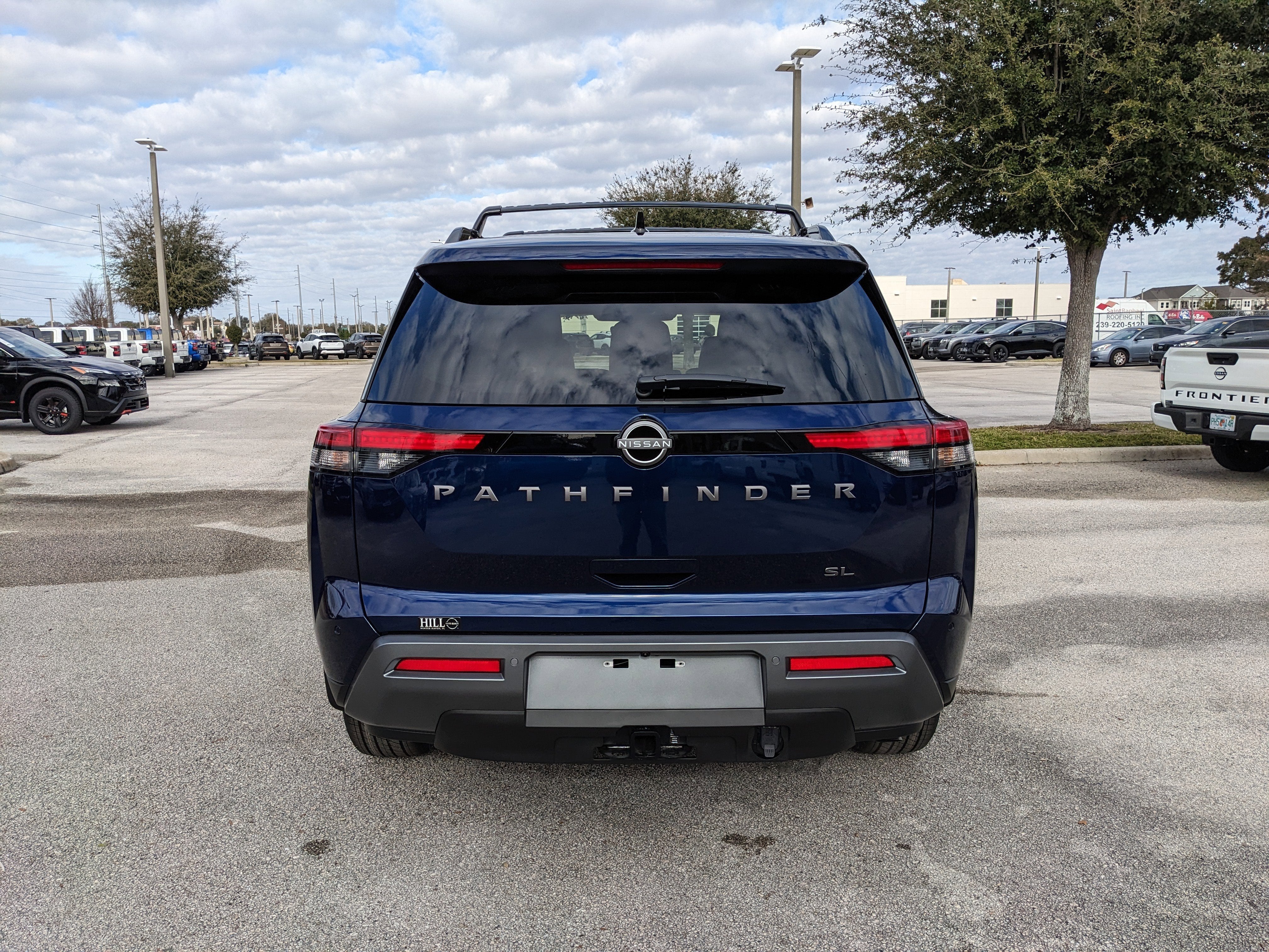 2026 Nissan Pathfinder SL