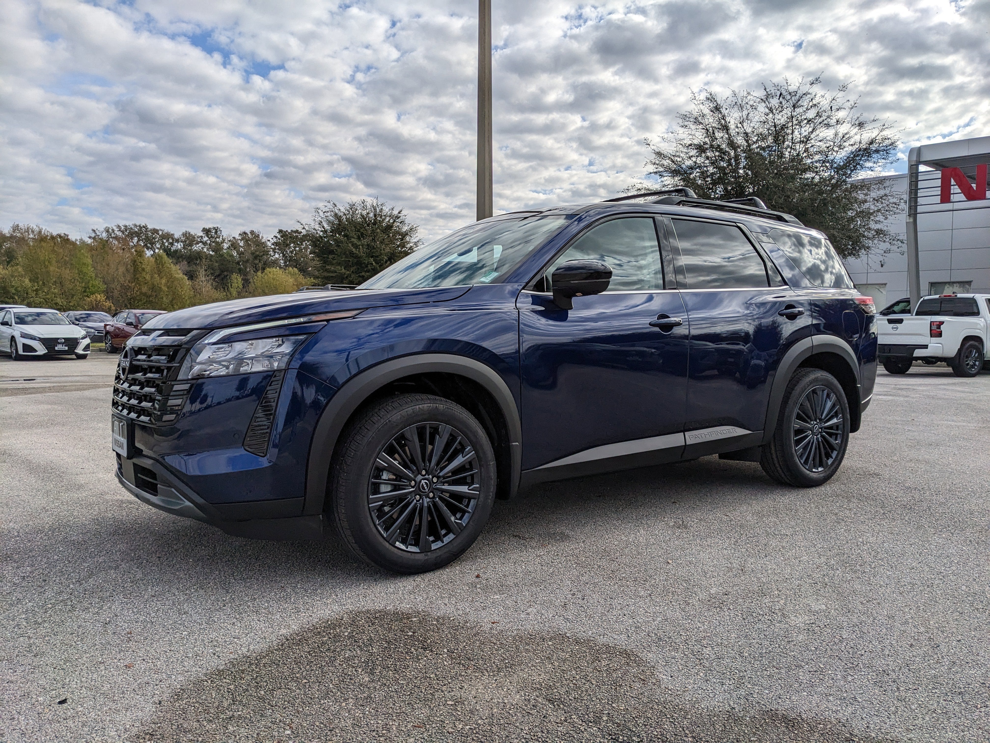 2026 Nissan Pathfinder SL