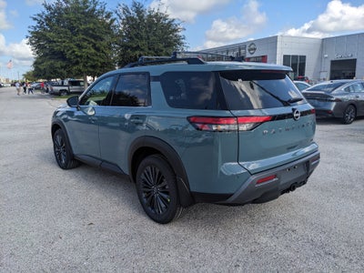 2026 Nissan Pathfinder SL