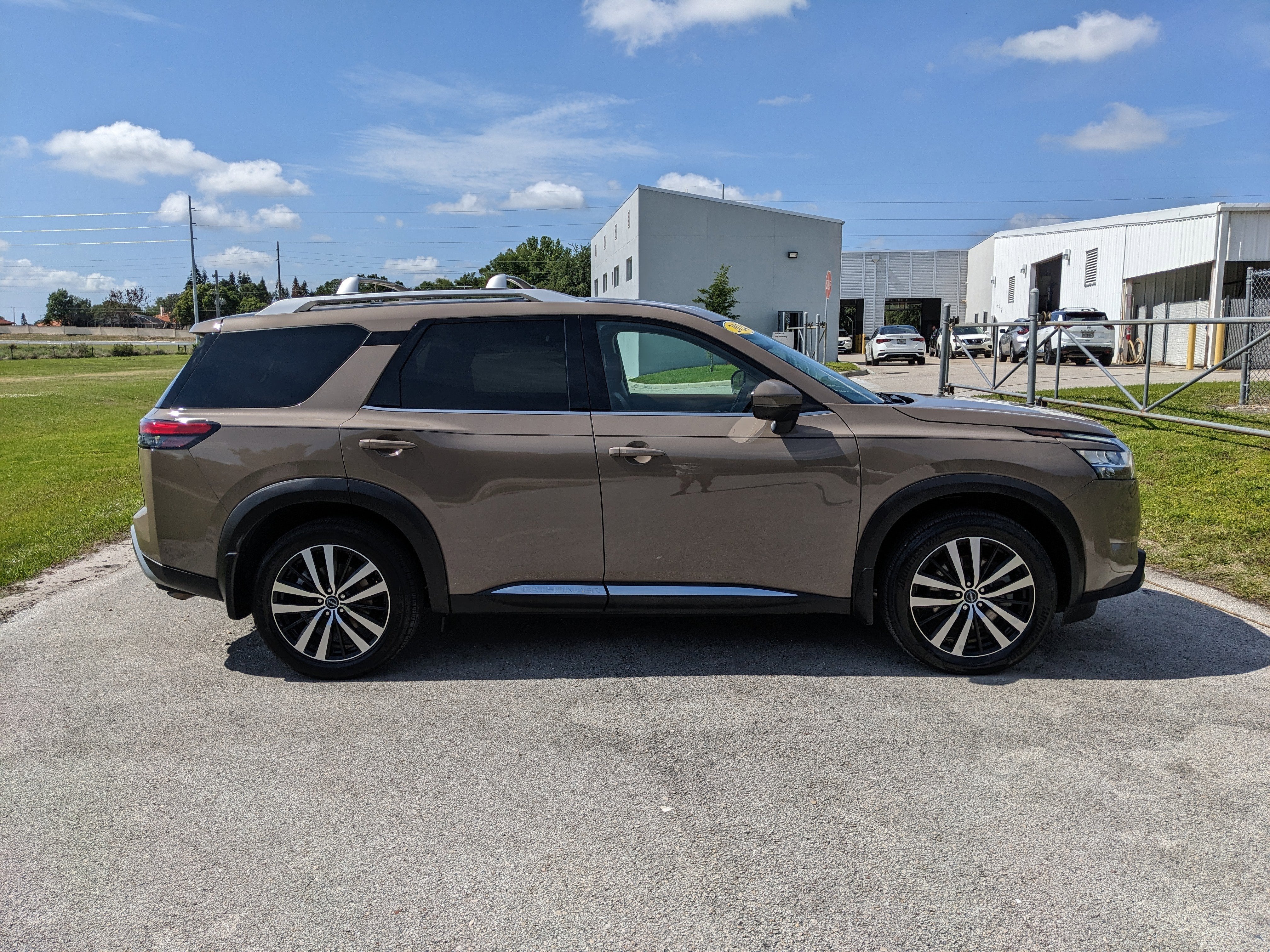 2024 Nissan Pathfinder Platinum
