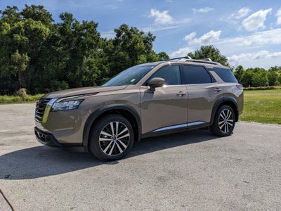 2024 Nissan Pathfinder Platinum