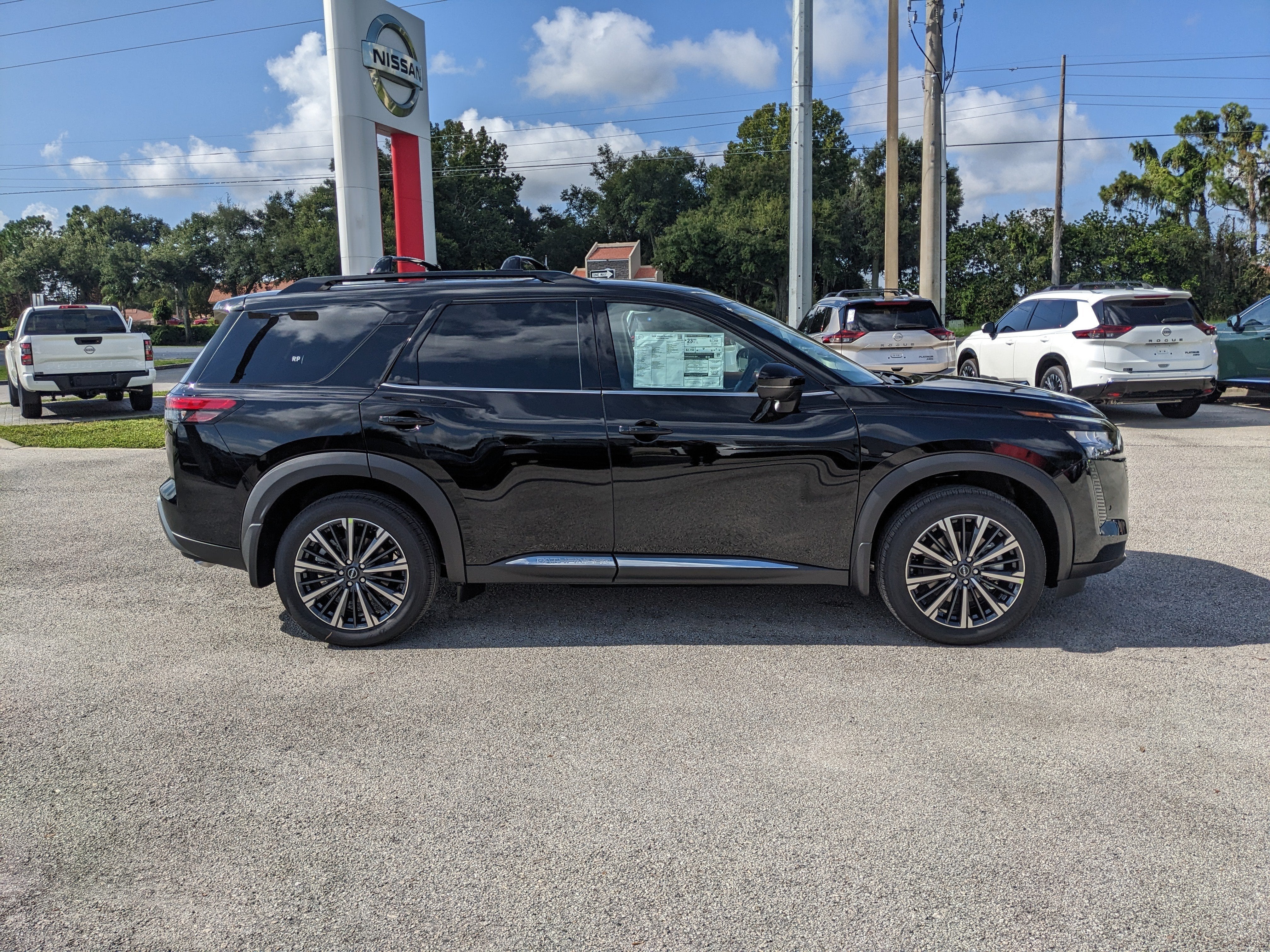 2026 Nissan Pathfinder Platinum