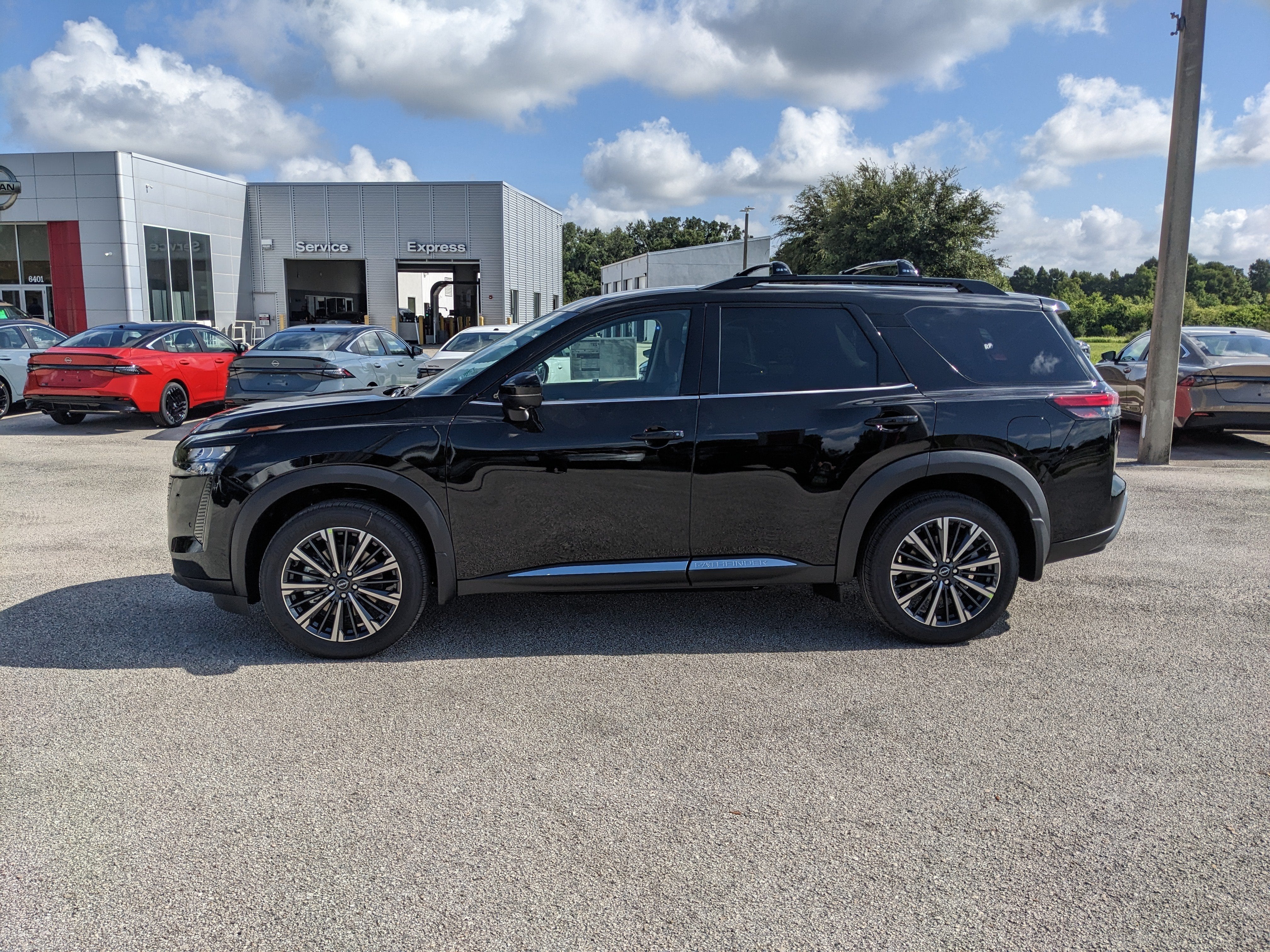 2026 Nissan Pathfinder Platinum