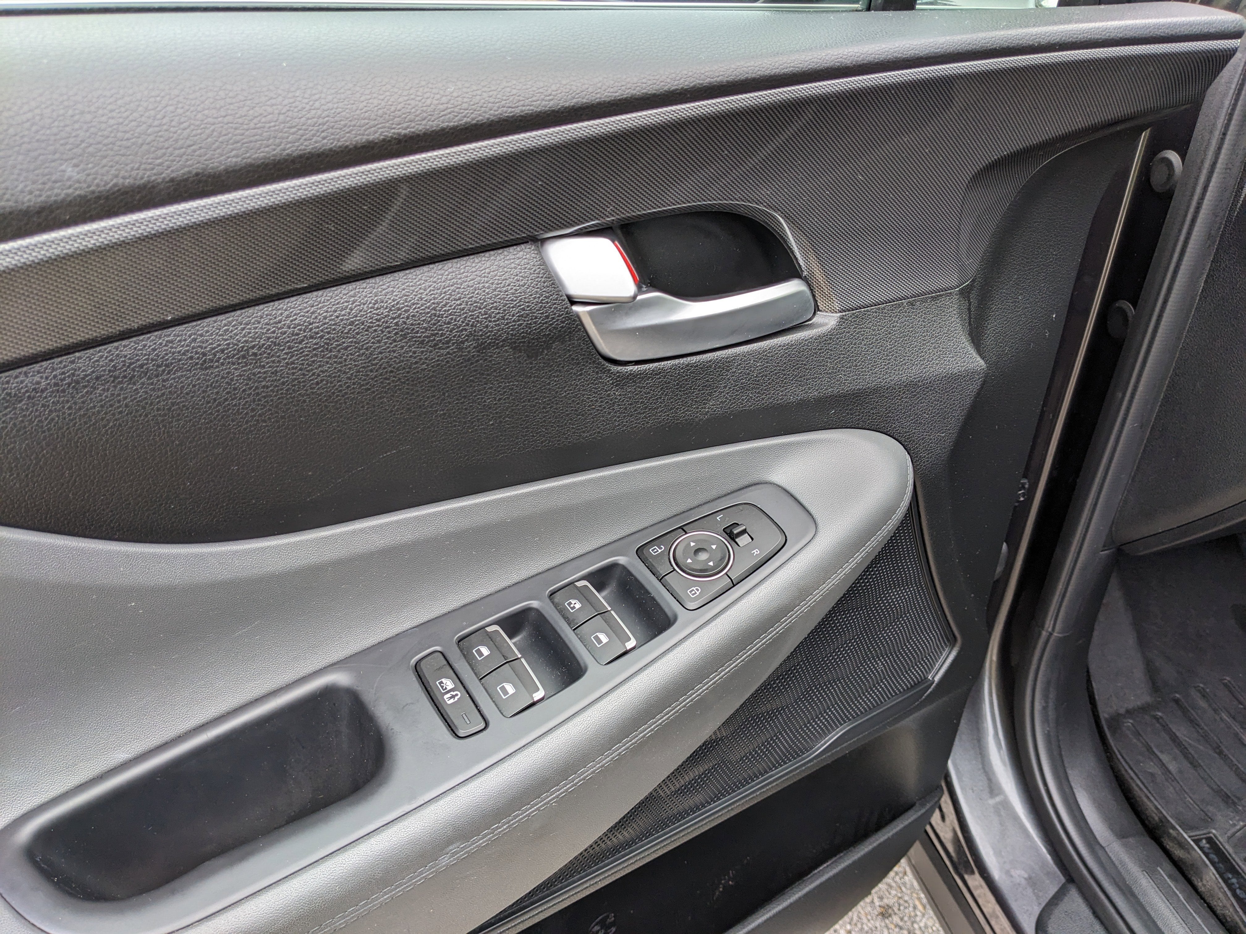 2023 Hyundai Santa Fe SE