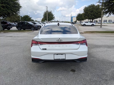 2021 Hyundai Elantra SE
