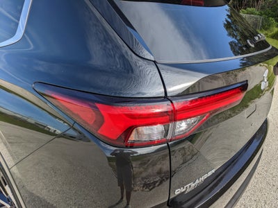 2022 Mitsubishi Outlander SE