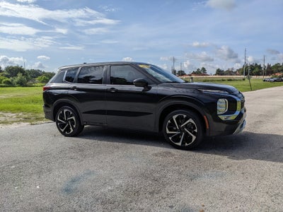 2022 Mitsubishi Outlander SE