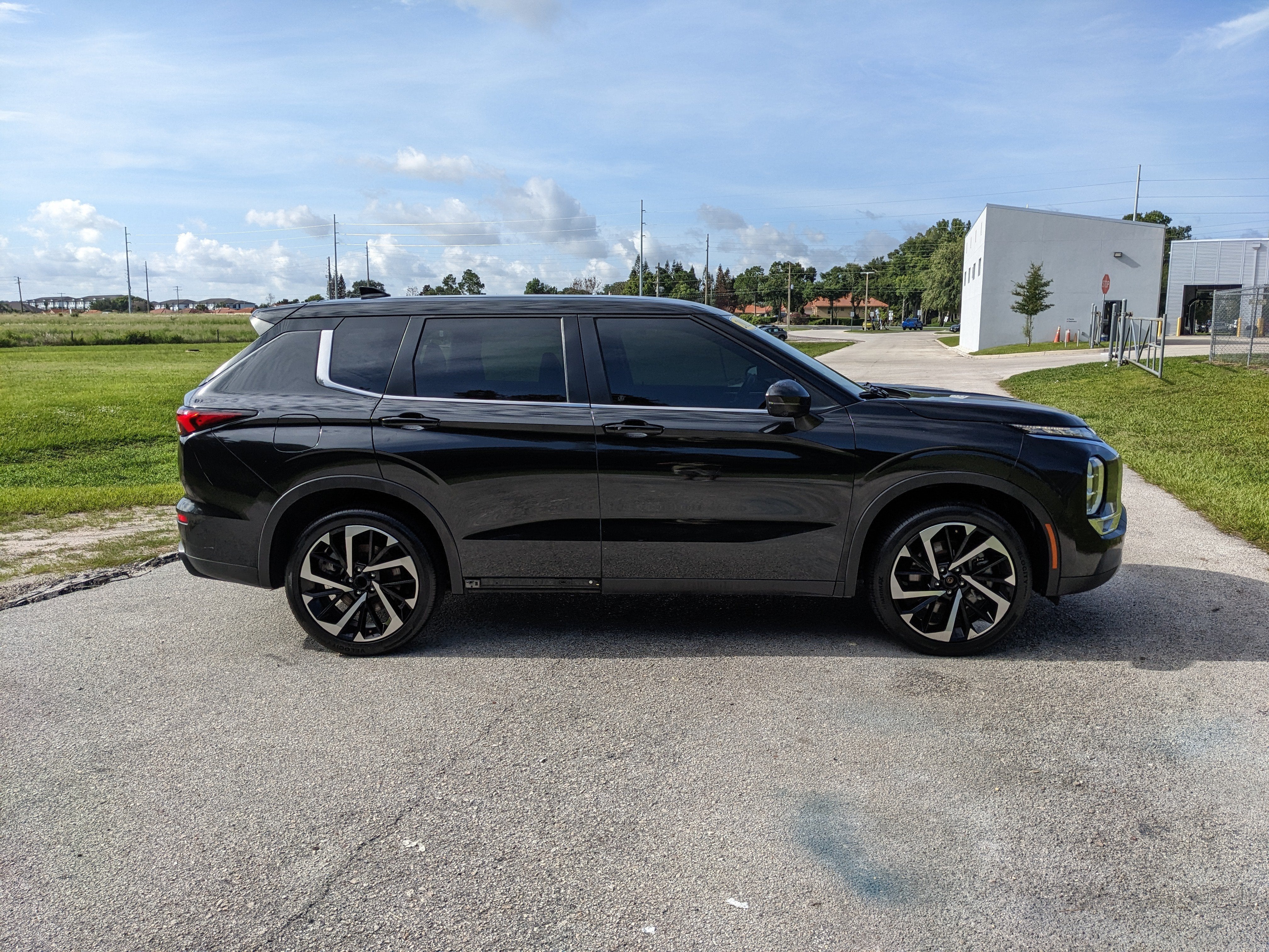 2022 Mitsubishi Outlander SE