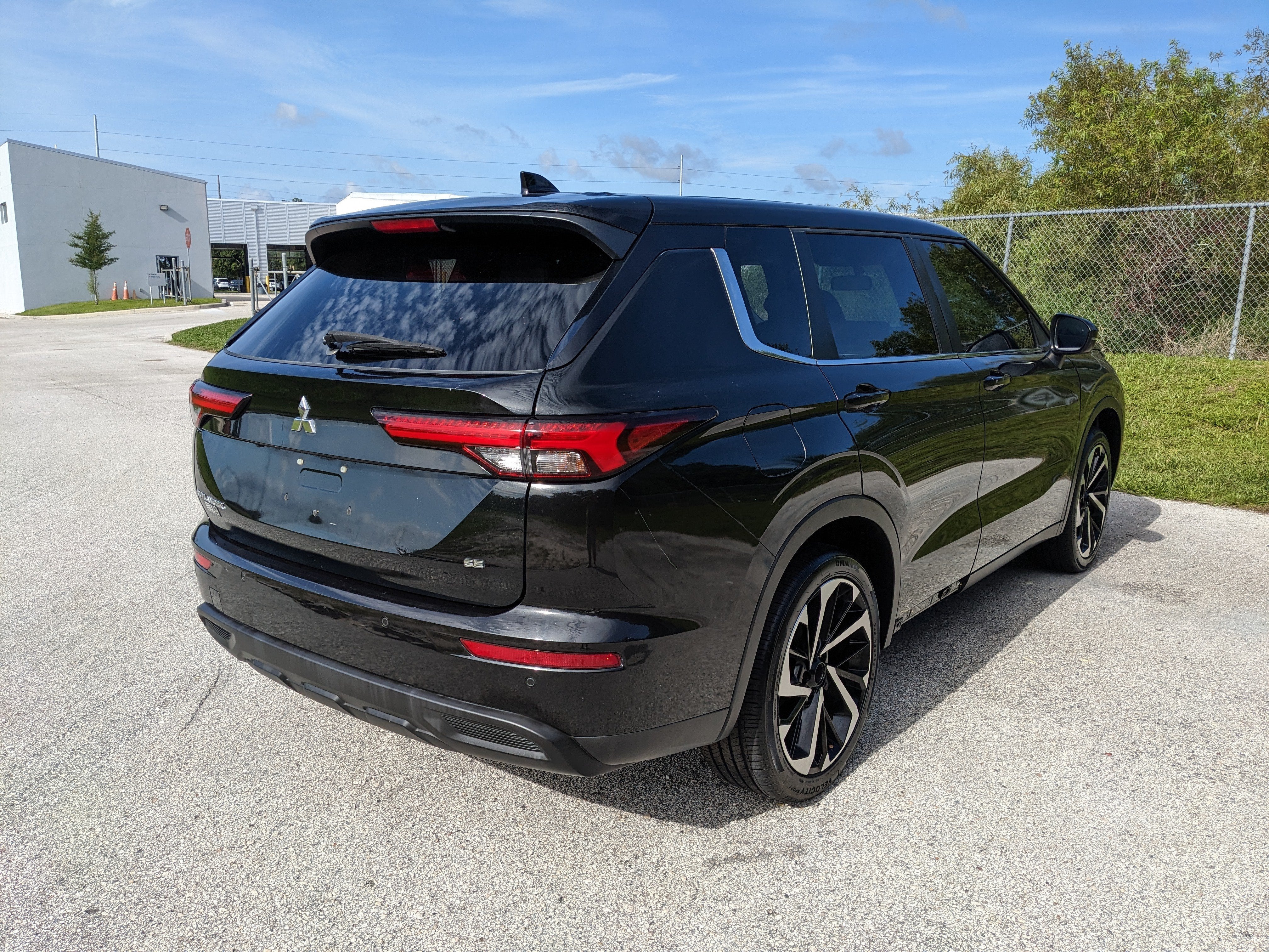 2022 Mitsubishi Outlander SE