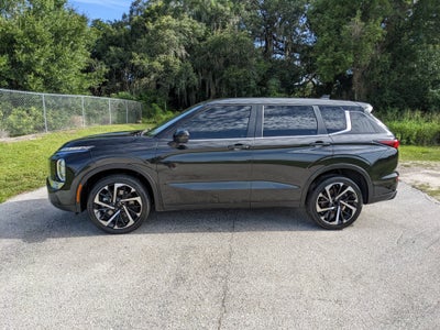 2022 Mitsubishi Outlander SE