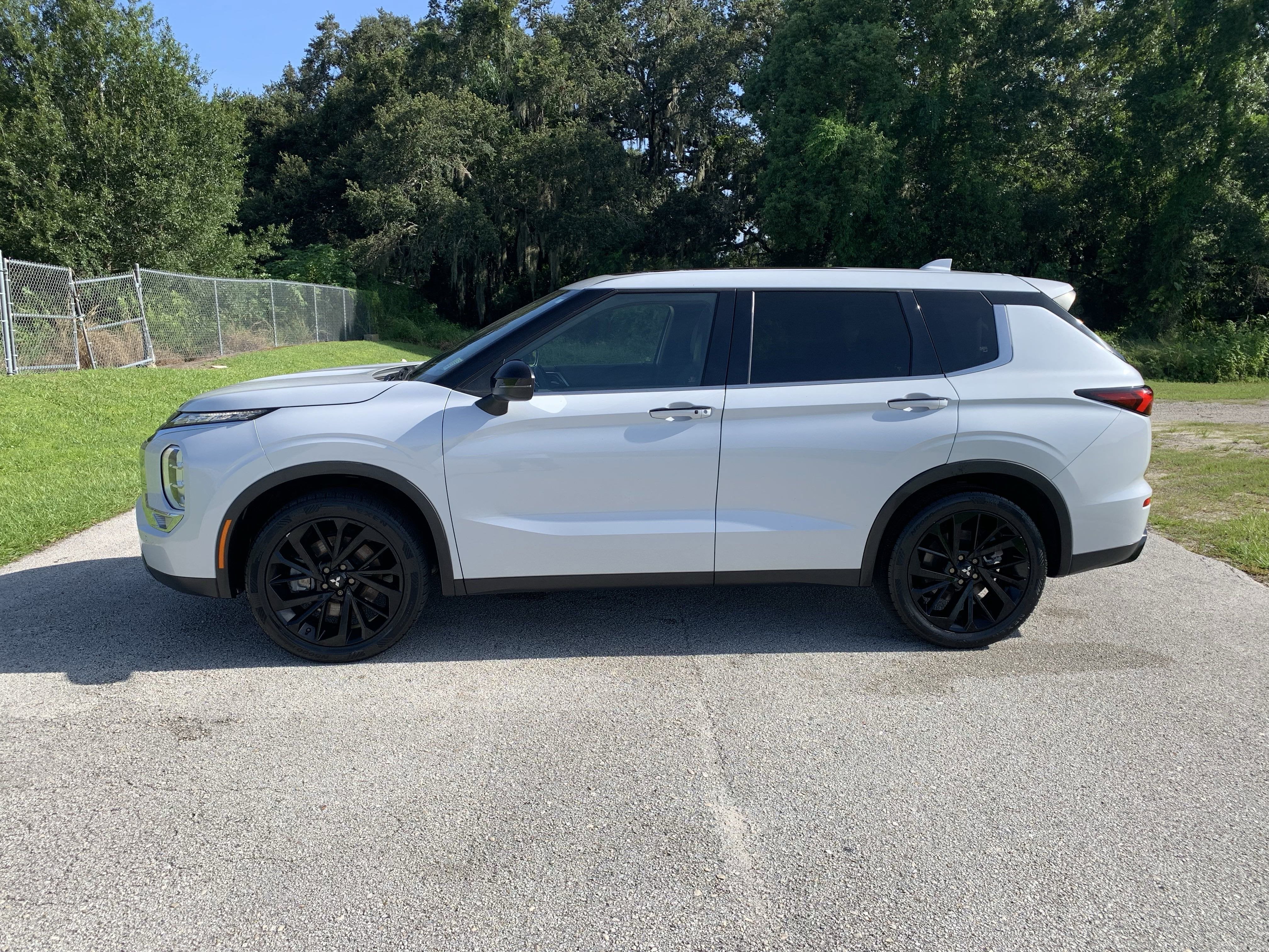 2022 Mitsubishi Outlander Black Edition