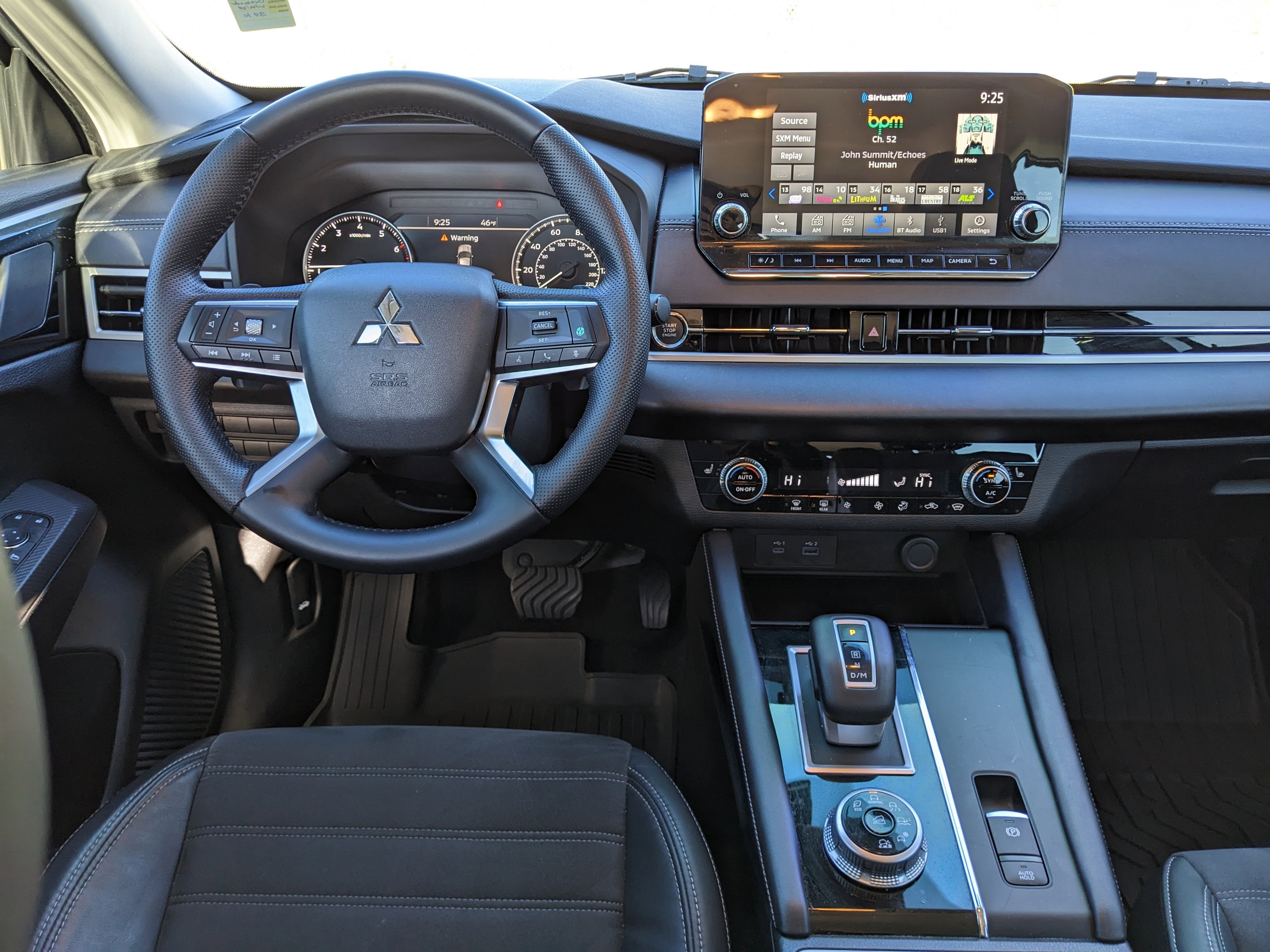 2023 Mitsubishi Outlander SE