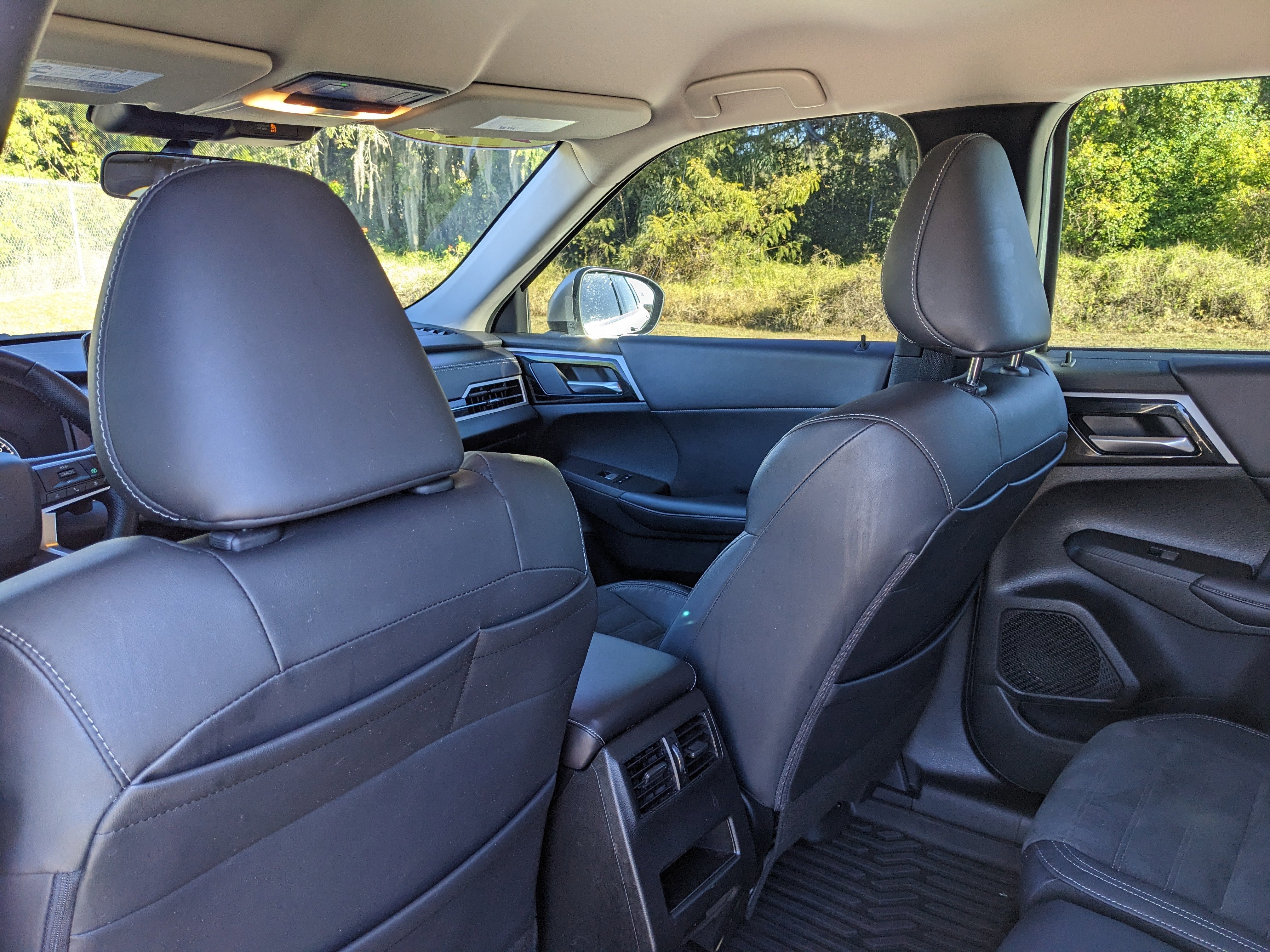 2023 Mitsubishi Outlander SE