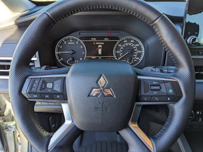 2023 Mitsubishi Outlander SE