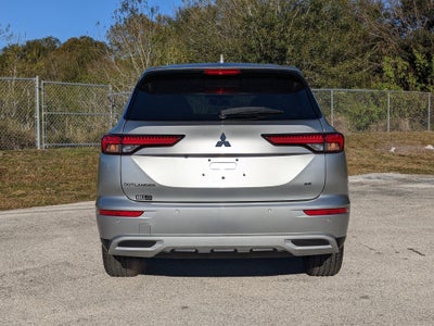 2023 Mitsubishi Outlander SE