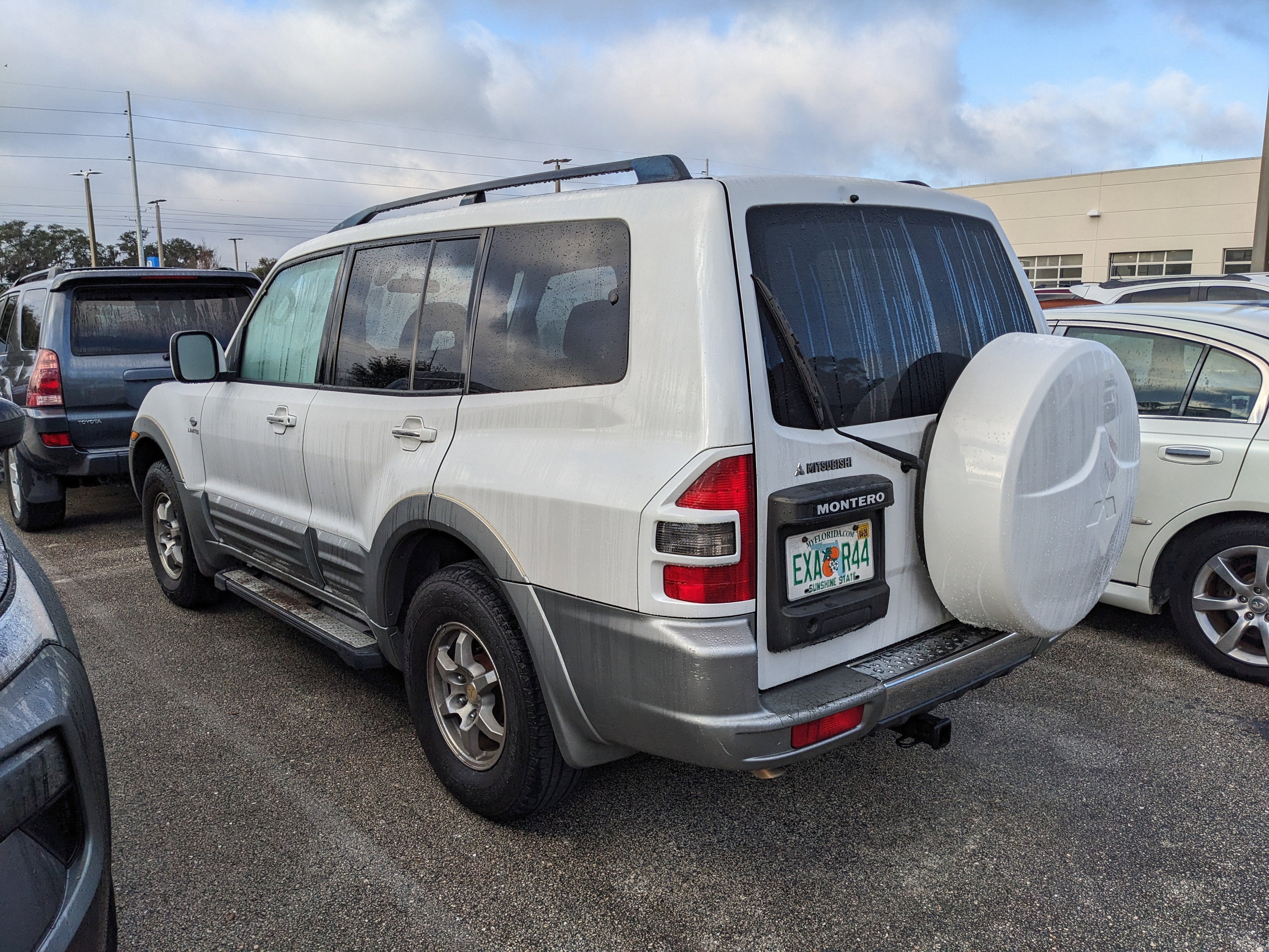 2002 Mitsubishi Montero LTD