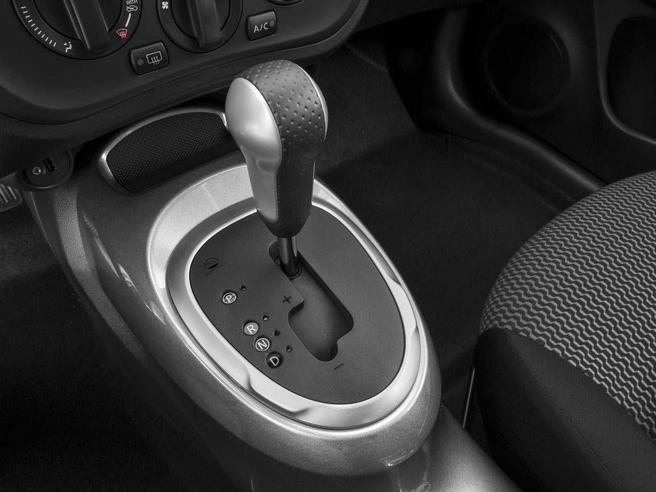 2016 Nissan JUKE S
