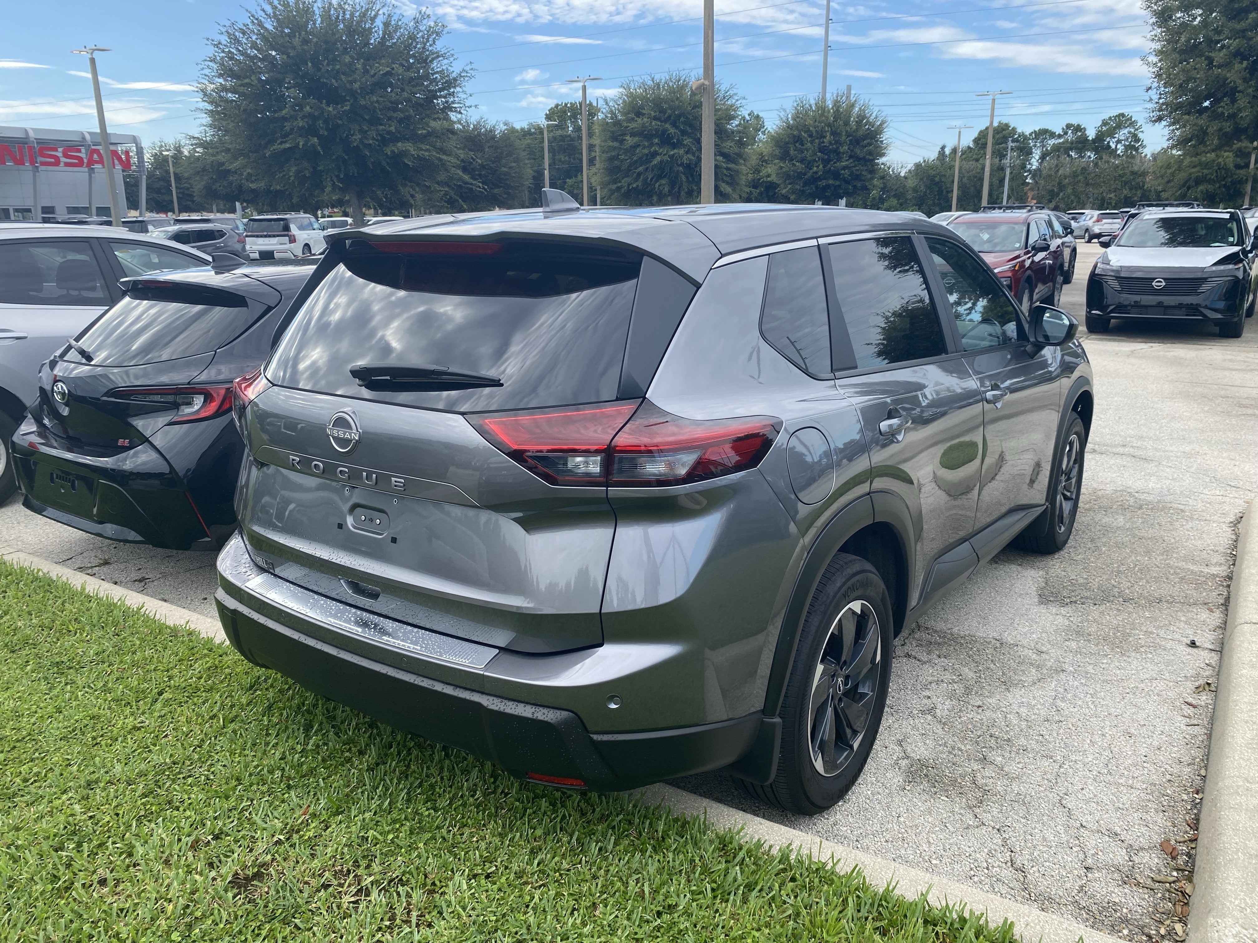 2025 Nissan Rogue SV