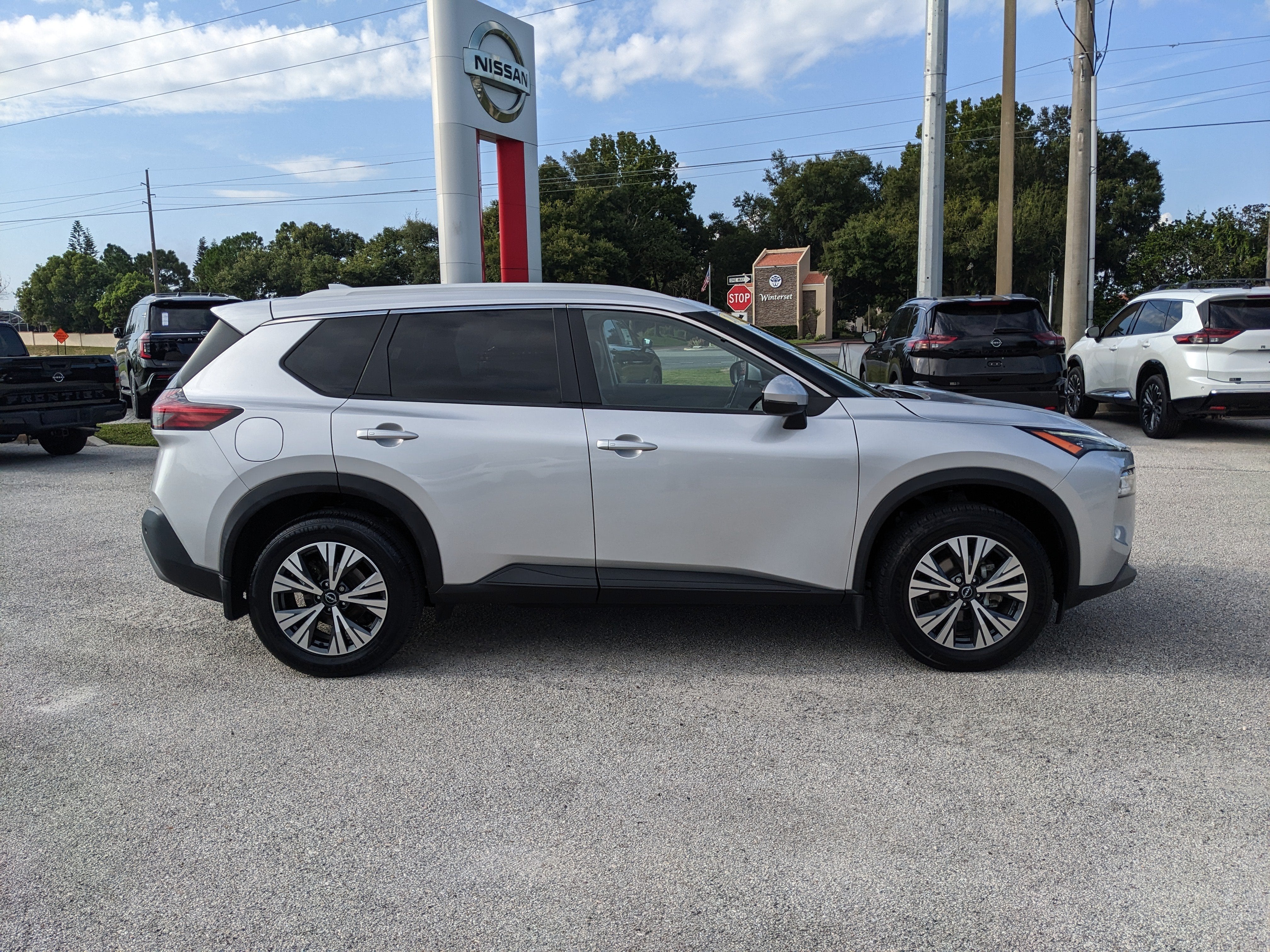 2022 Nissan Rogue SV