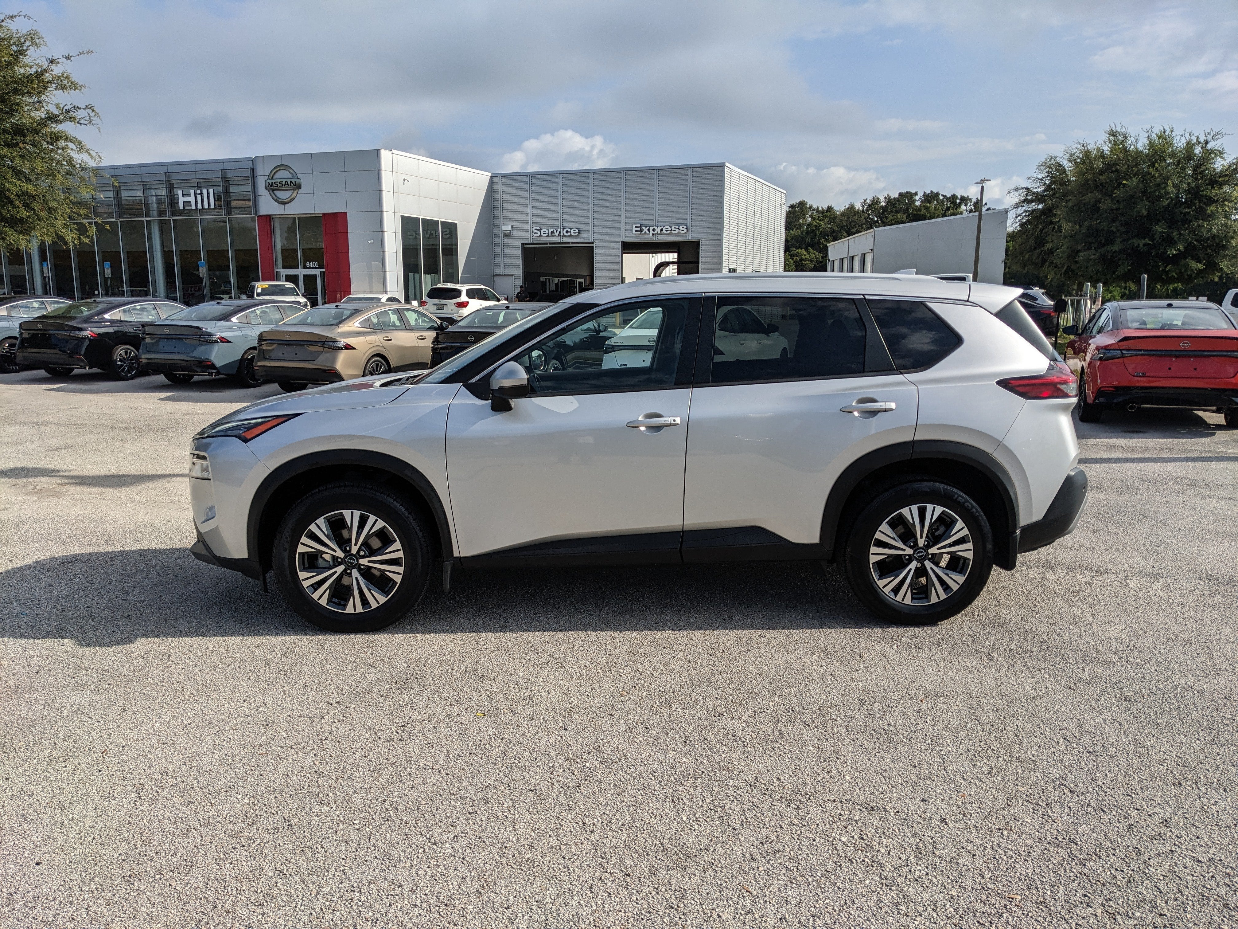 2022 Nissan Rogue SV