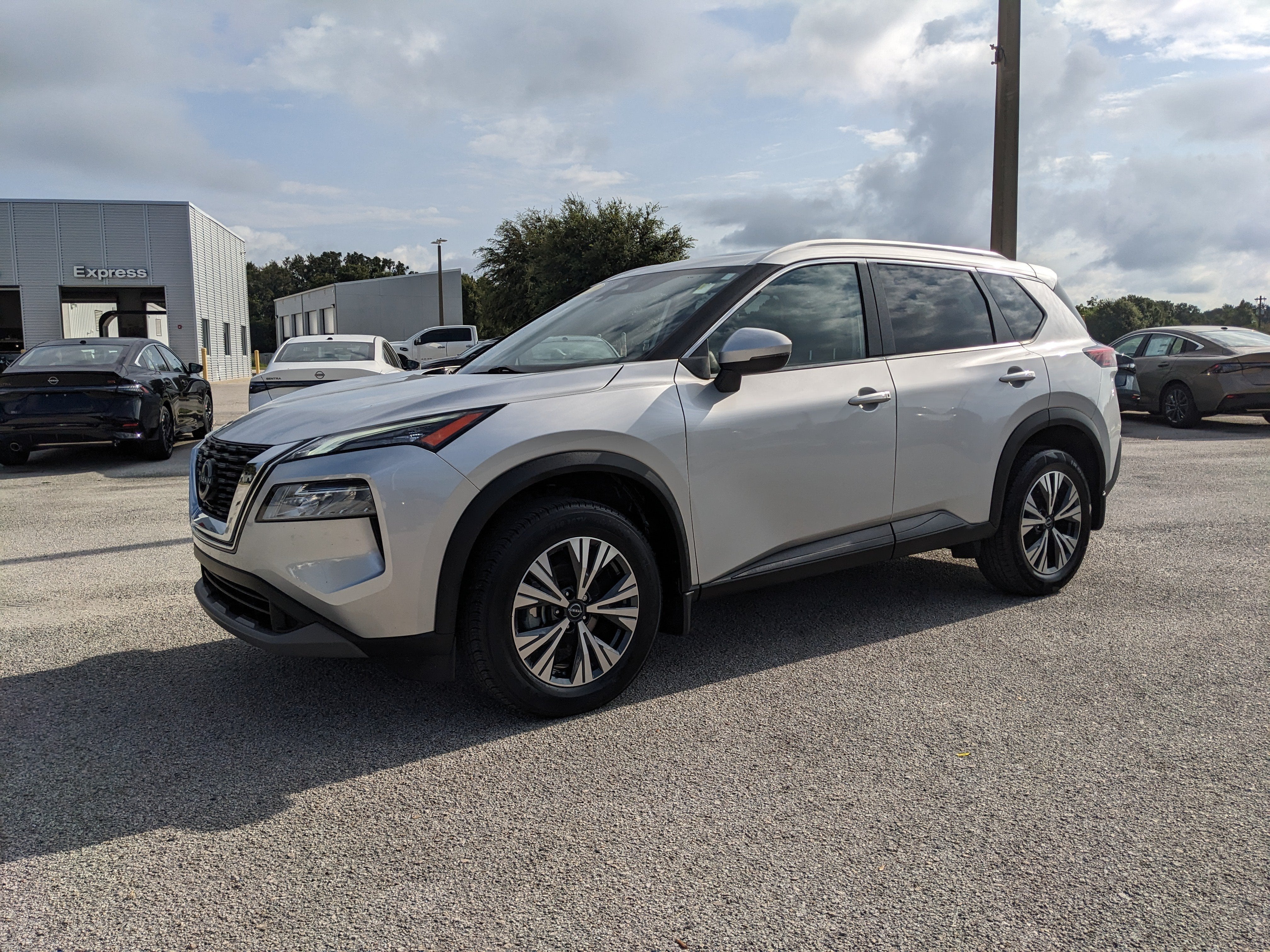 2022 Nissan Rogue SV