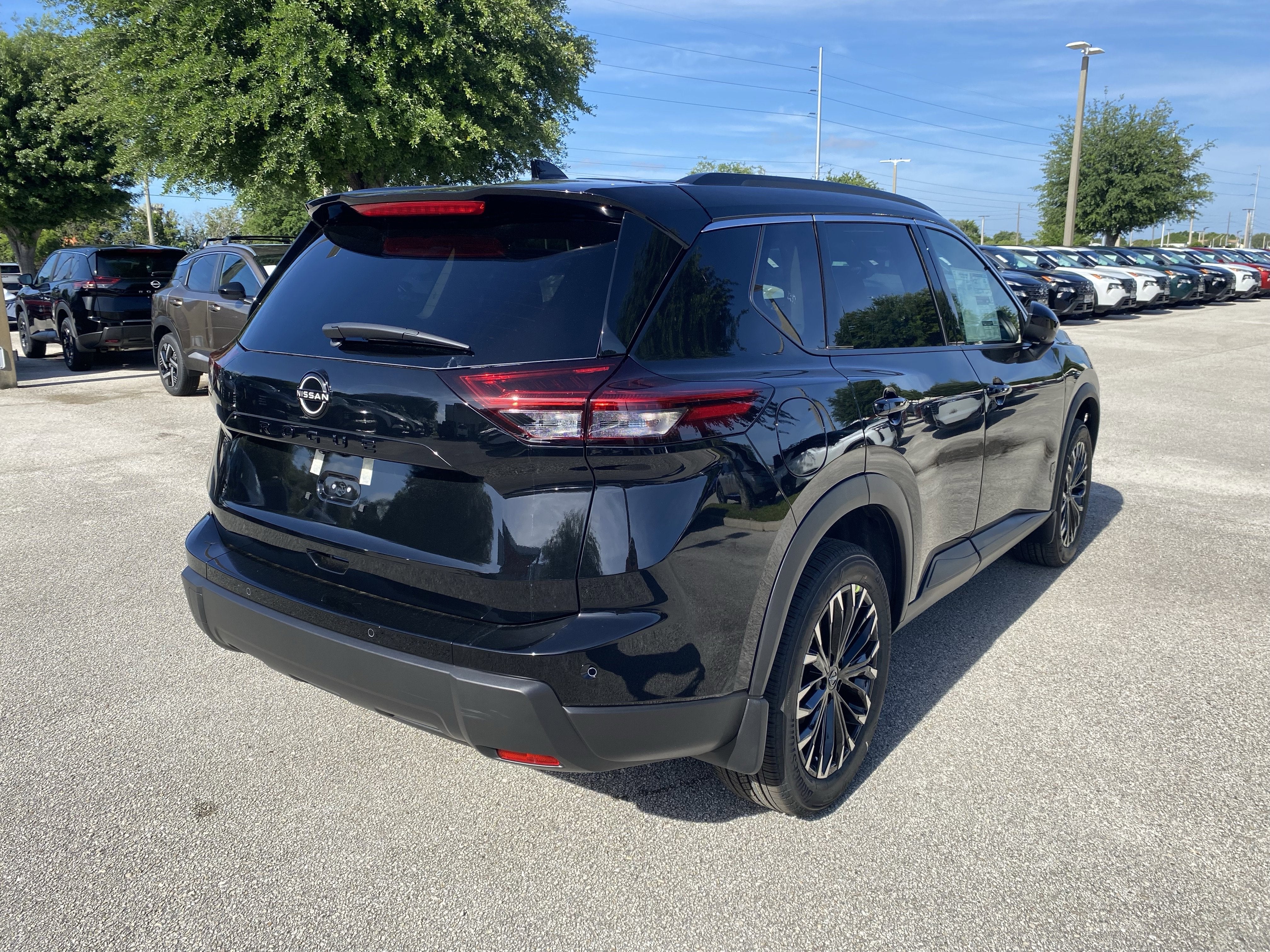 2026 Nissan Rogue Dark Armor