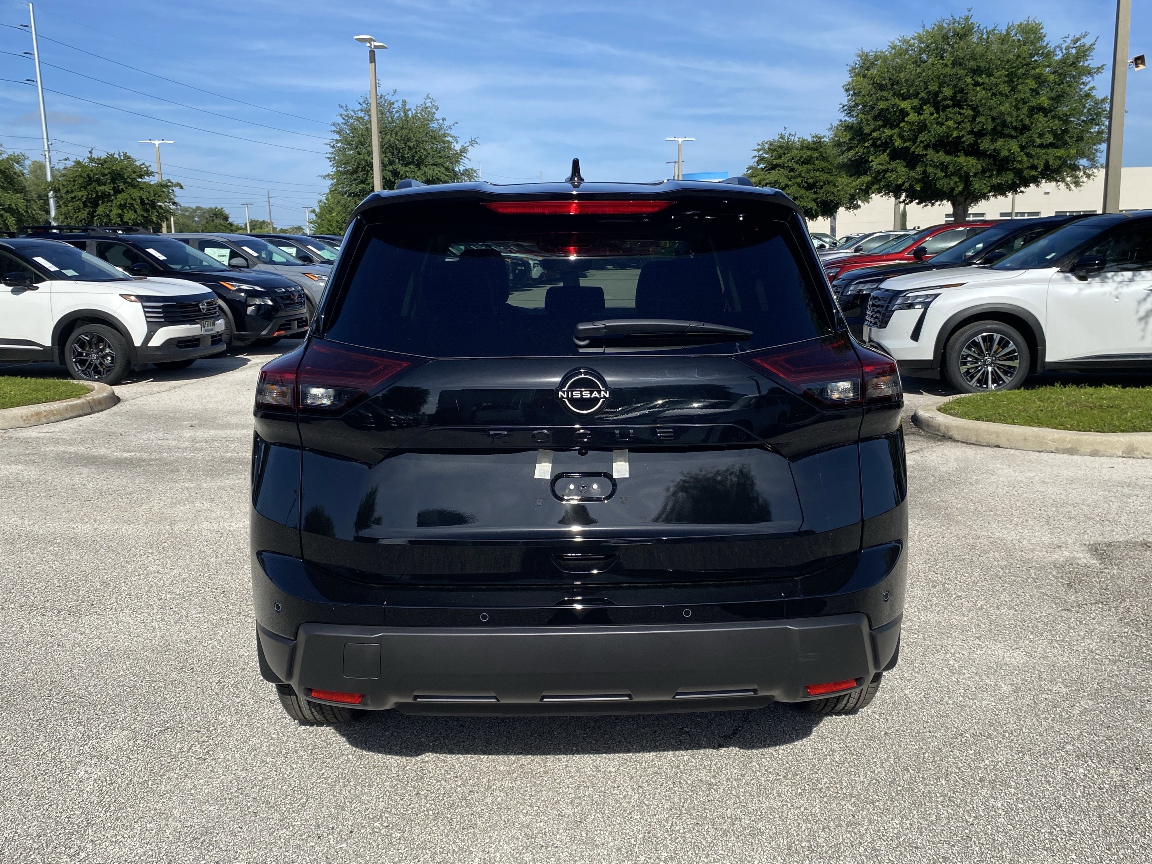 2026 Nissan Rogue Dark Armor