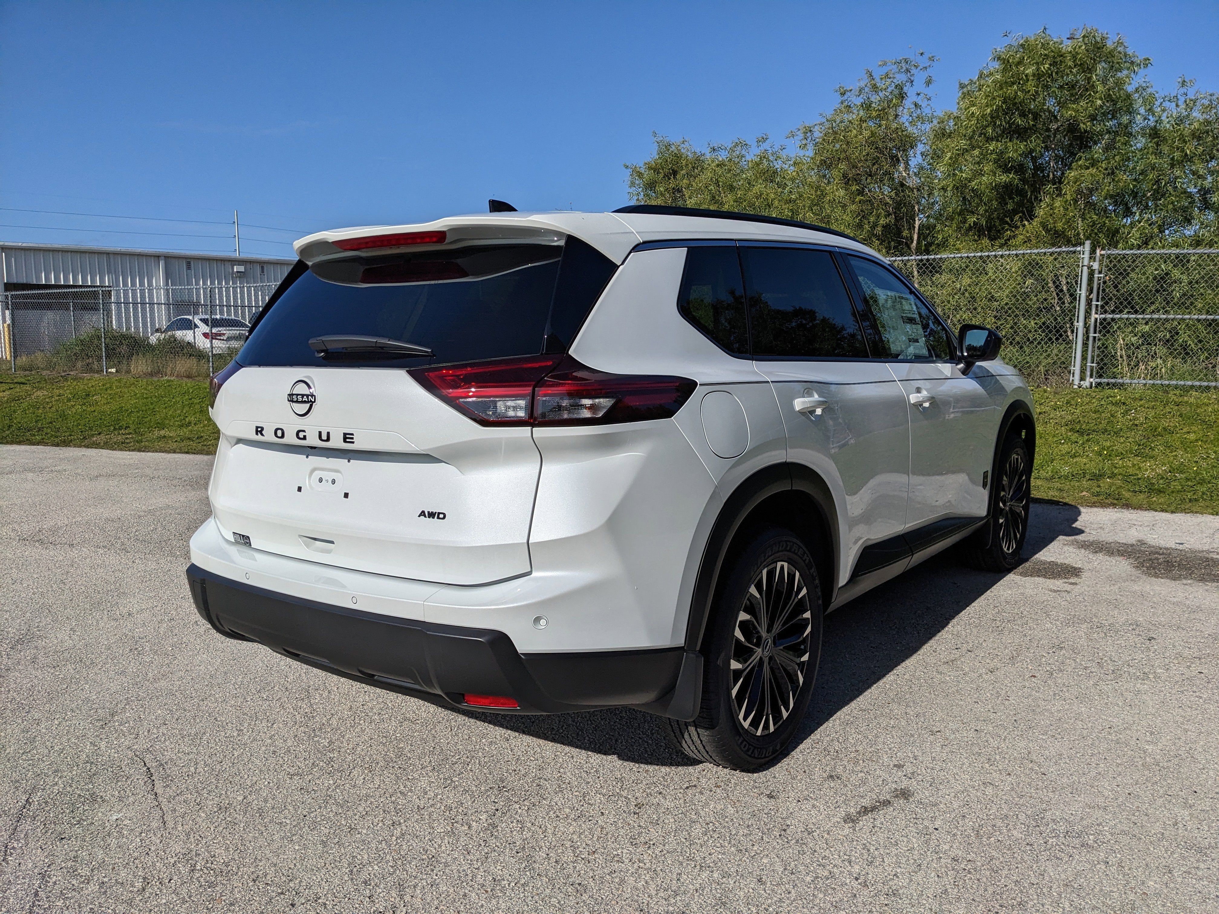 2026 Nissan Rogue Dark Armor