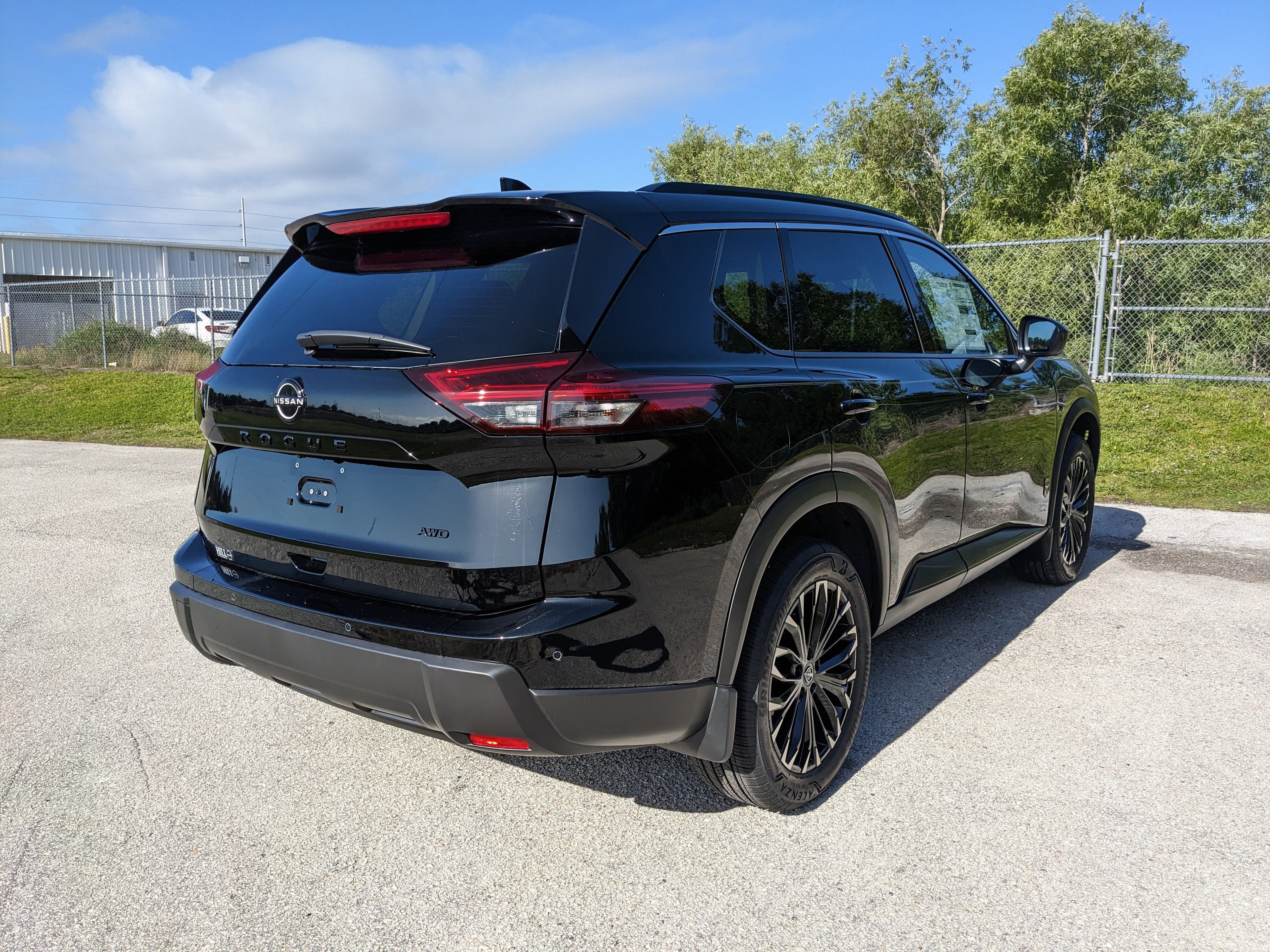 2026 Nissan Rogue Dark Armor
