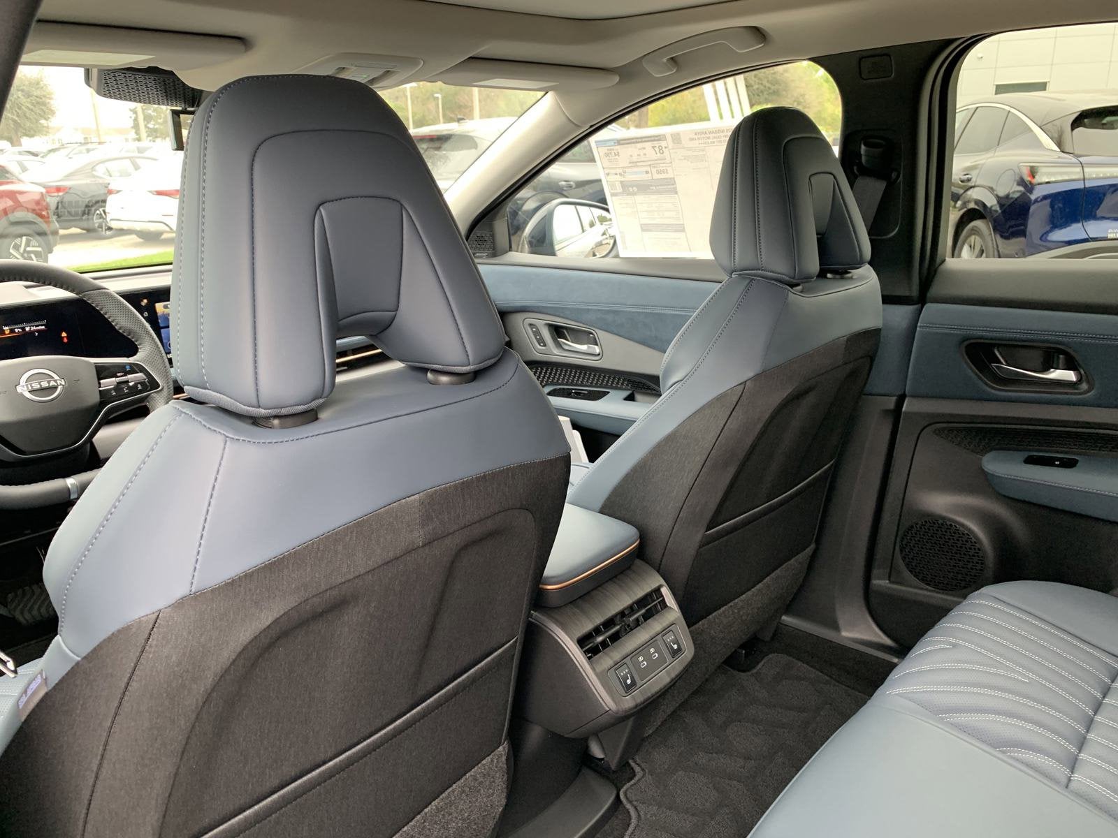 2025 Nissan ARIYA PLATINUM+