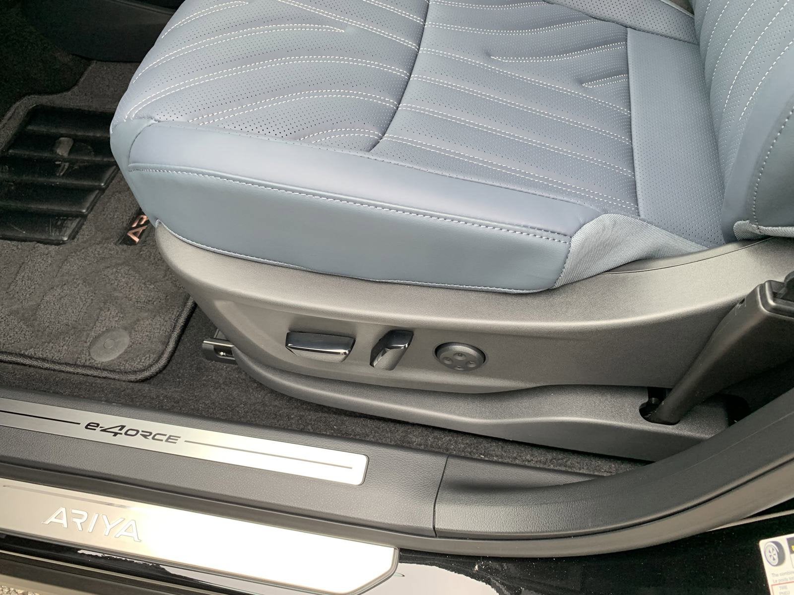 2025 Nissan ARIYA PLATINUM+